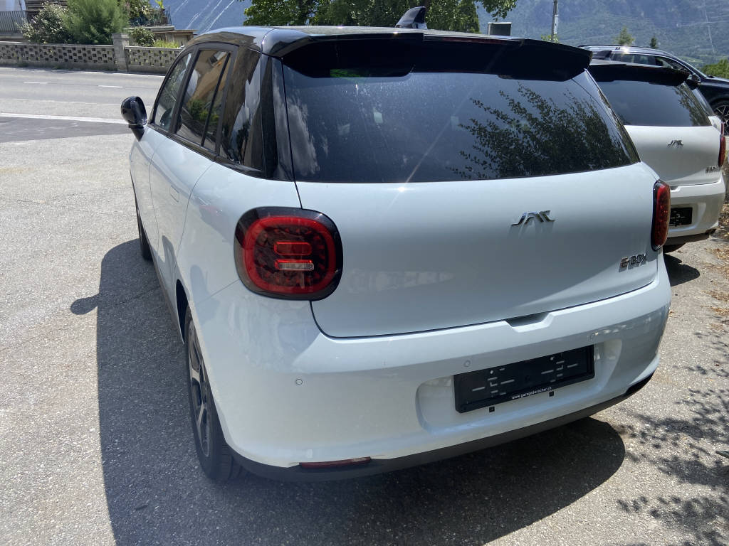 JAC E30X Electric-image-1