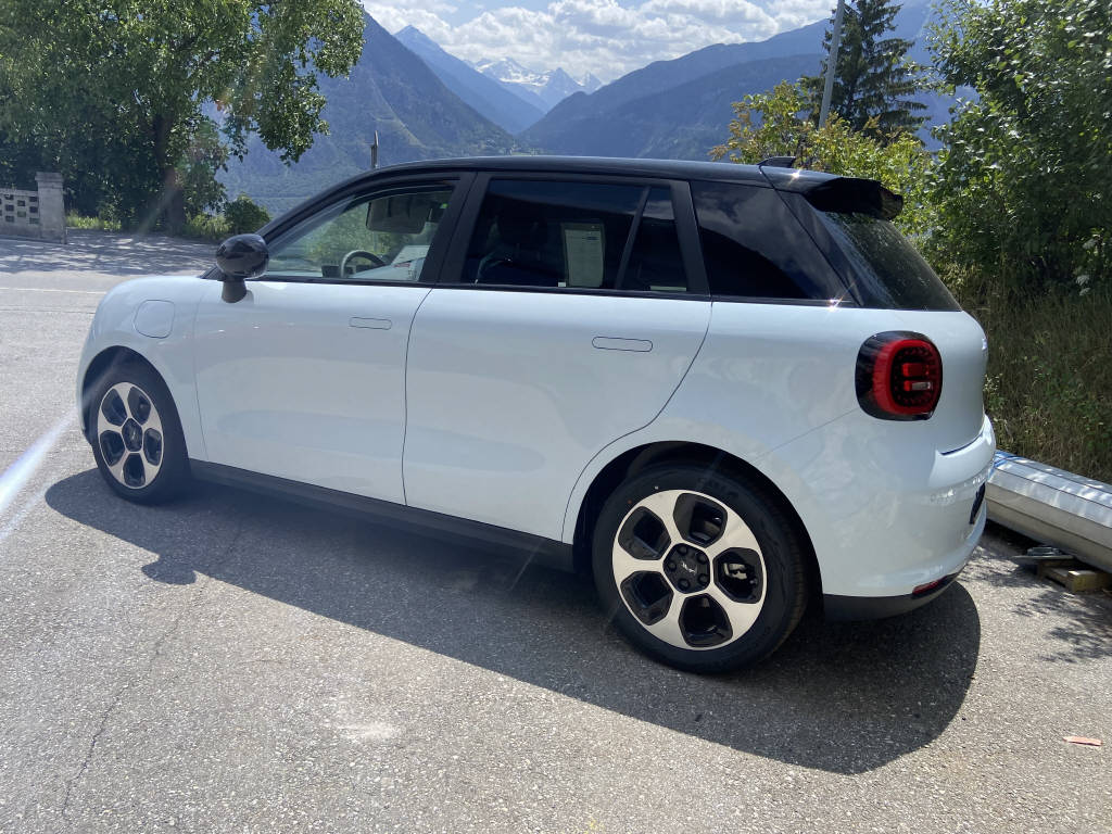 JAC E30X Electric-image-2