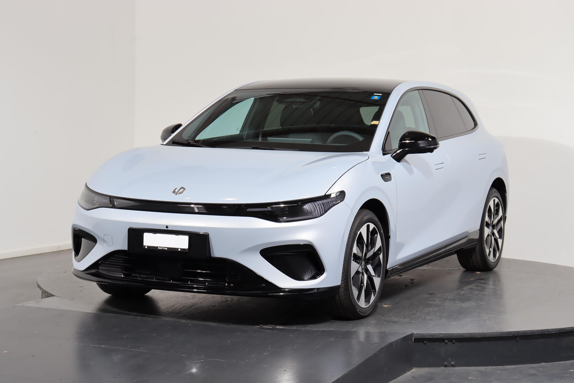 LEAPMOTOR B05 EV-image-0