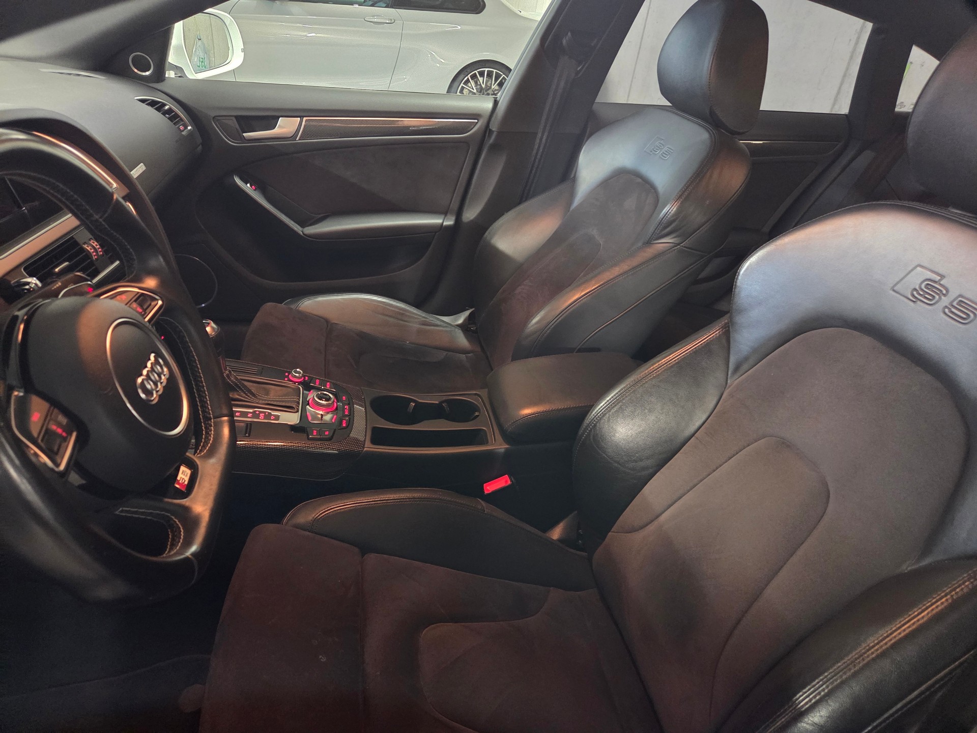 AUDI 3.0 V6 TFSI quattro S-Tronic-image-5