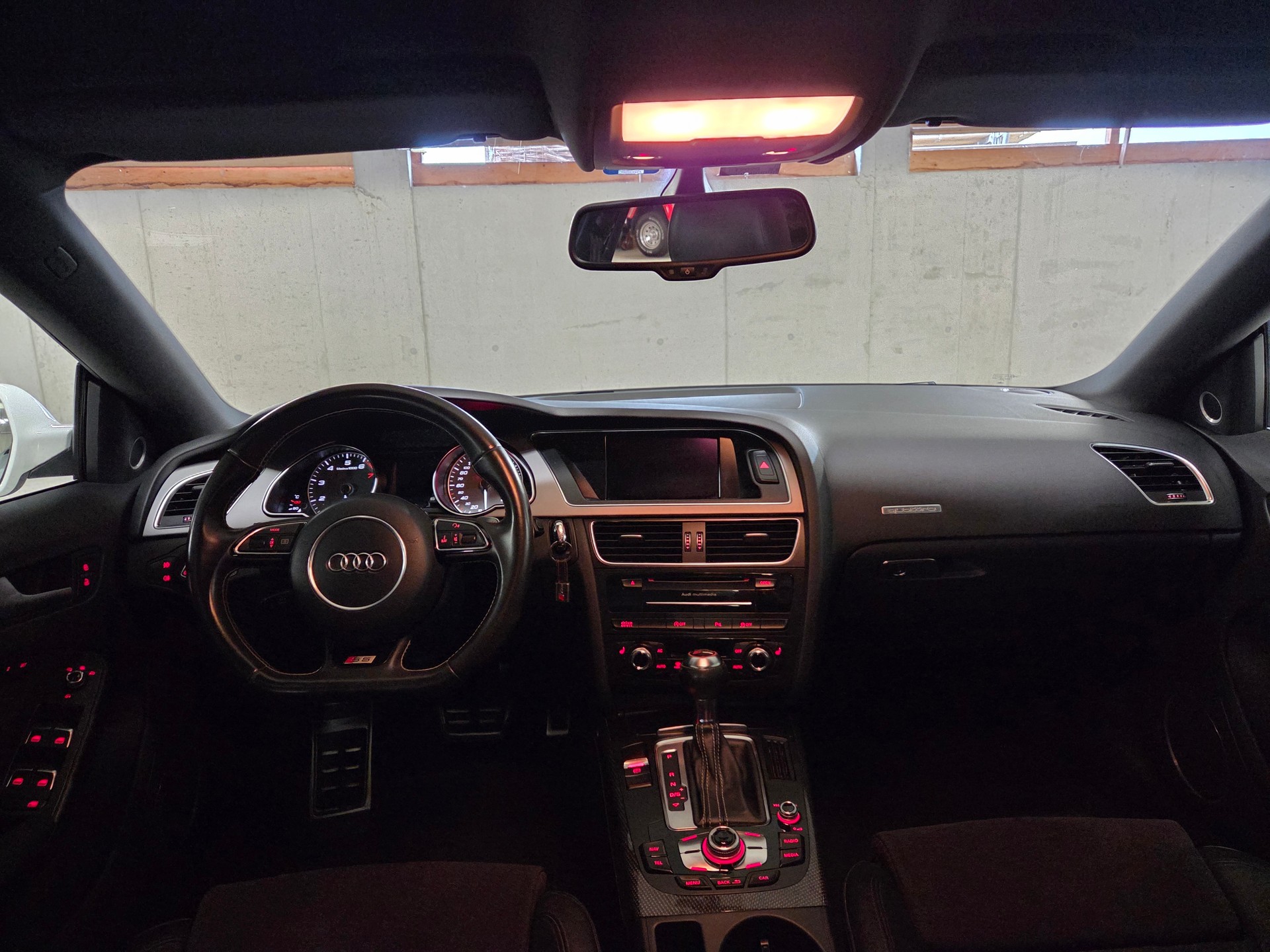 AUDI 3.0 V6 TFSI quattro S-Tronic-image-4