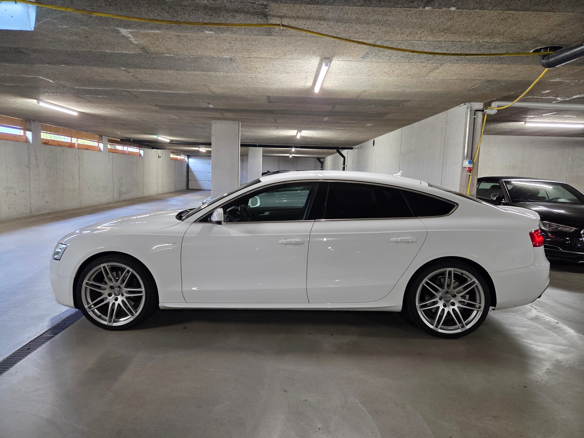 AUDI 3.0 V6 TFSI quattro S-Tronic-image-3