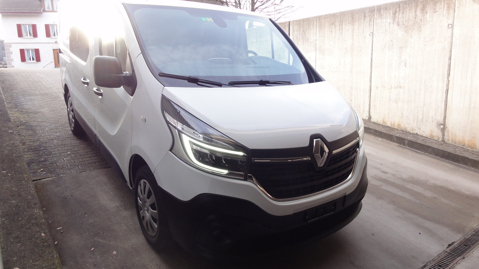 RENAULT Trafic 2.0 dCi 120 3.0t Business L1H1-image-1