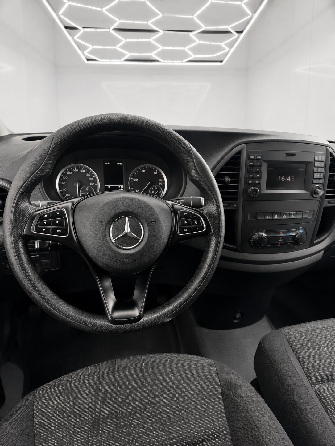 MERCEDES-BENZ Vito 114 BlueTEC L 4Matic 7G-Tronic Euro 6-image-6