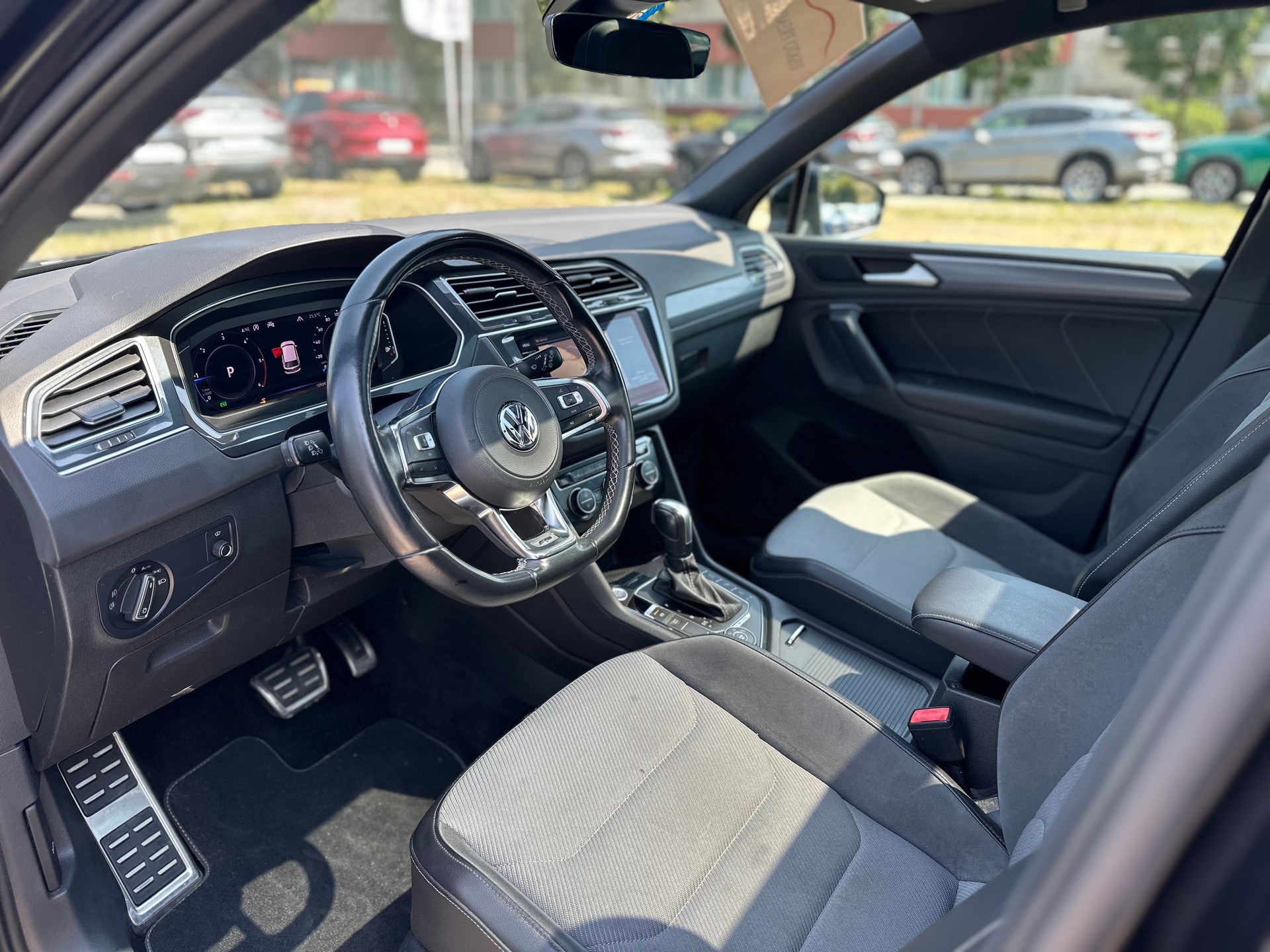 VW Tiguan 2.0 TDI SCR Highline 4Motion DSG-image-8