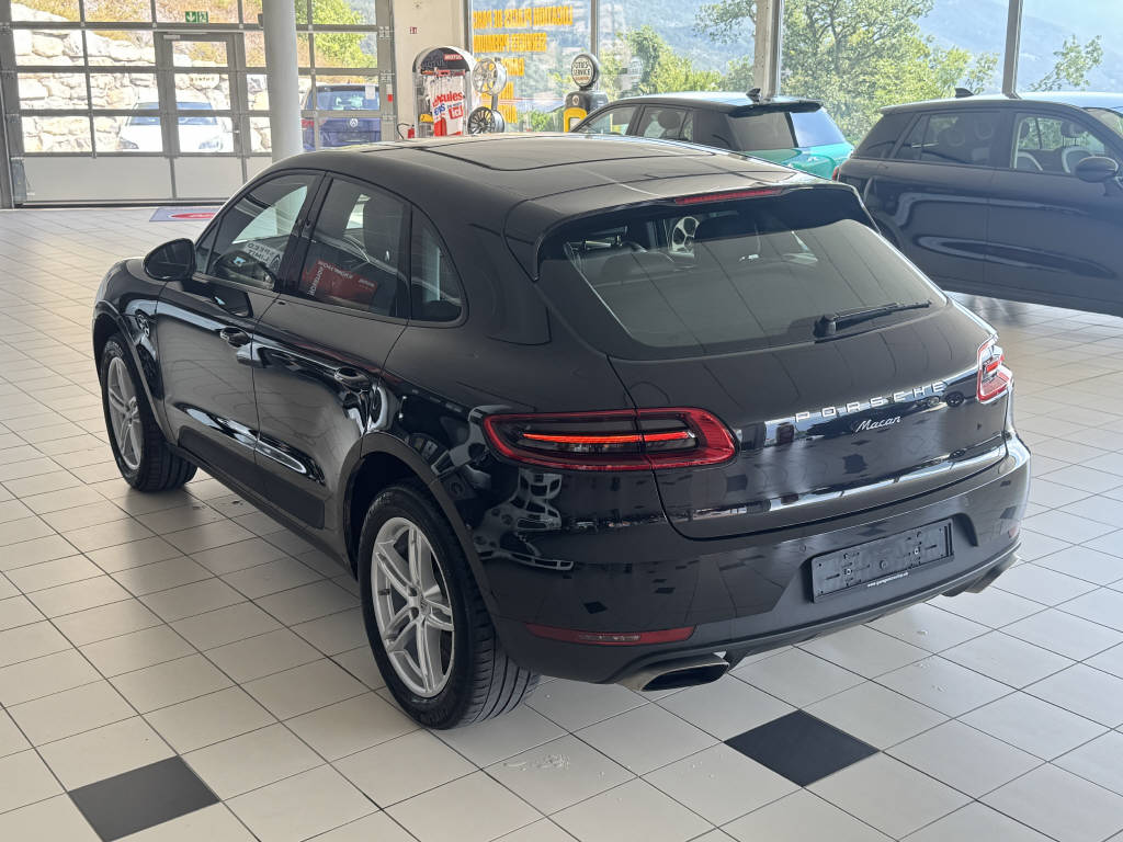 PORSCHE Macan 2.0-image-1