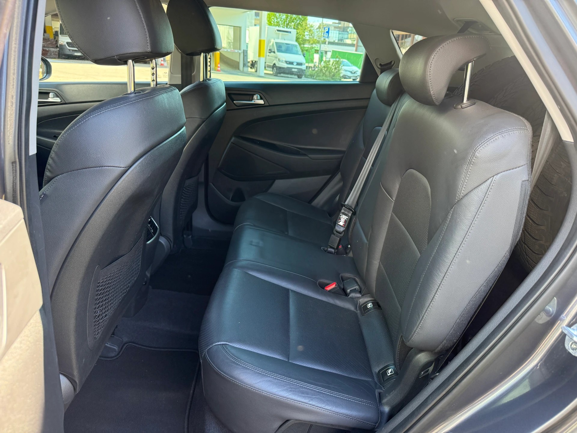 HYUNDAI Tucson 1.6 TGDI Amplia 4WD DCT-image-9