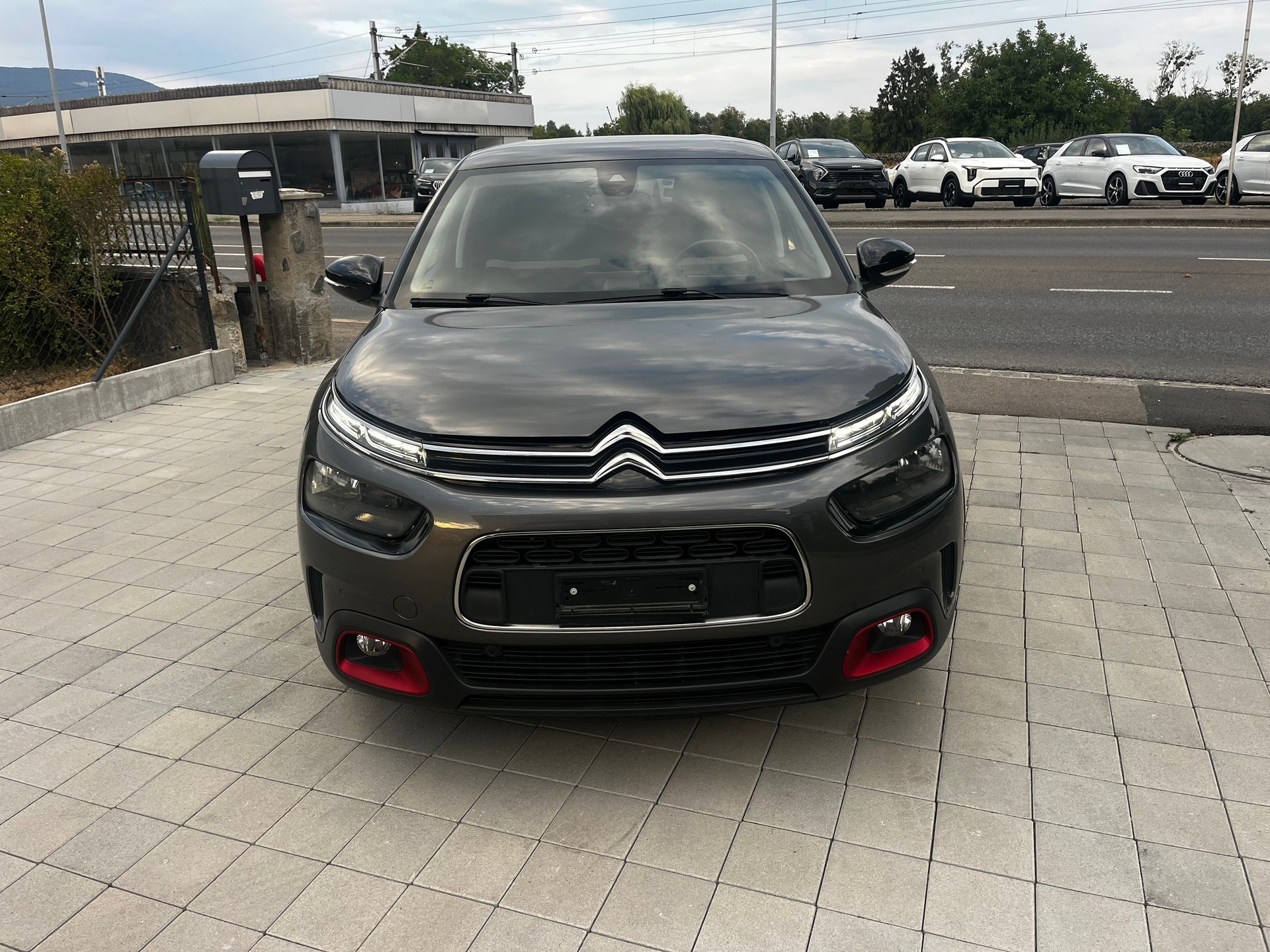 CITROEN C4 Cactus 1.2 Pure Tech Feel EAT6-image-3