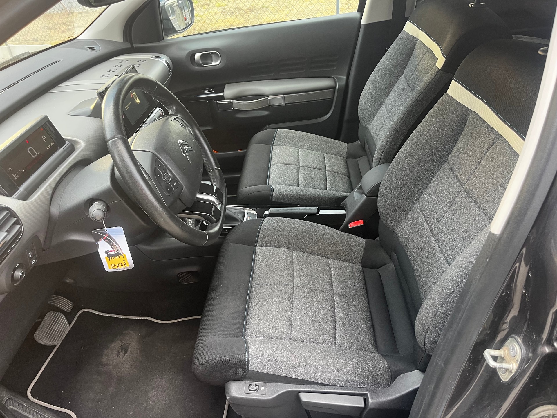 CITROEN C4 Cactus 1.2 Pure Tech Feel EAT6-image-9