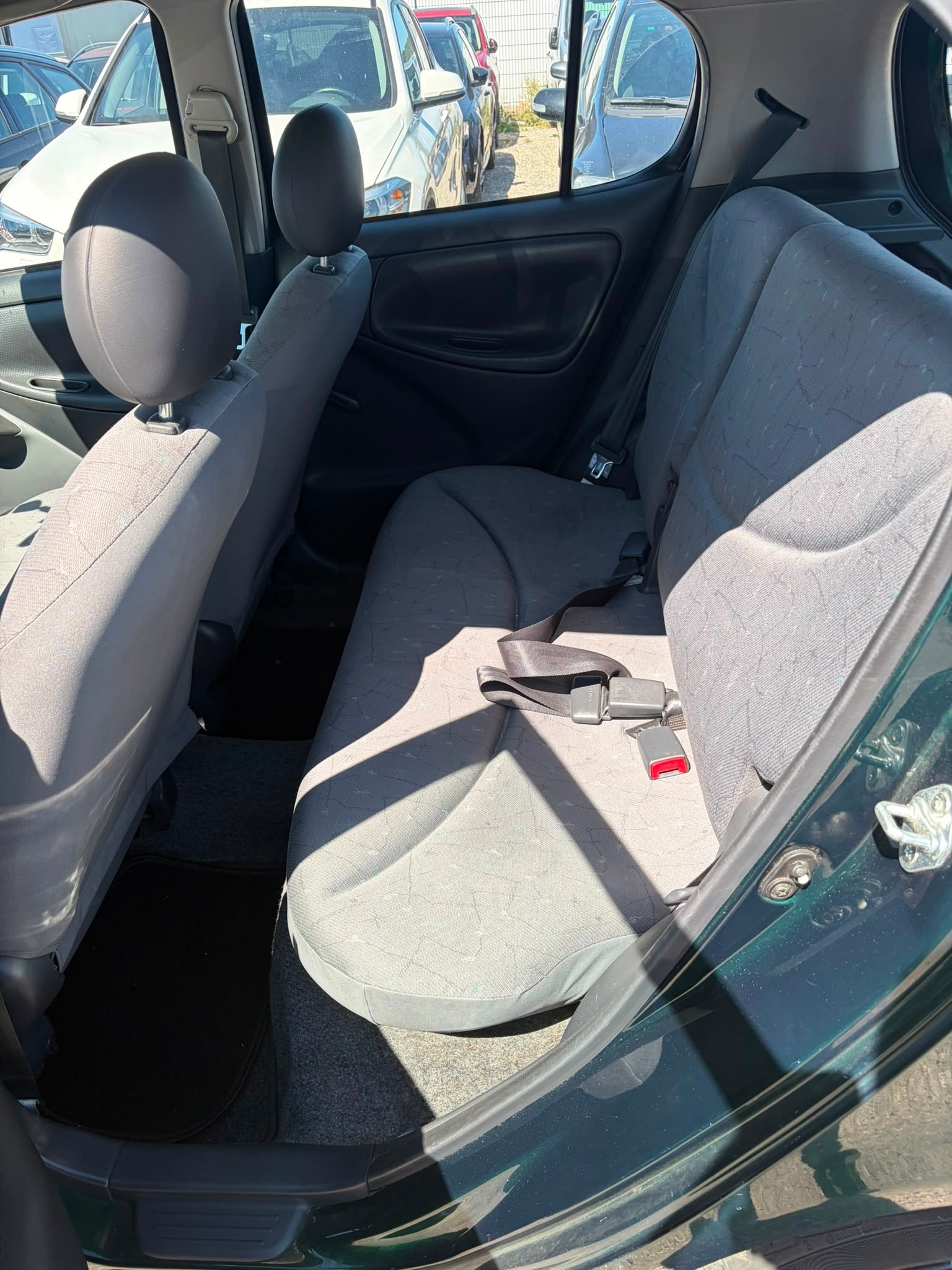 TOYOTA Yaris 1.0 Linea Luna-image-8