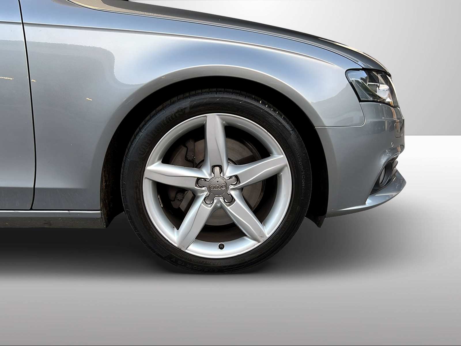 AUDI A4 Avant 2.0 TFSI quattro S-tronic-image-8