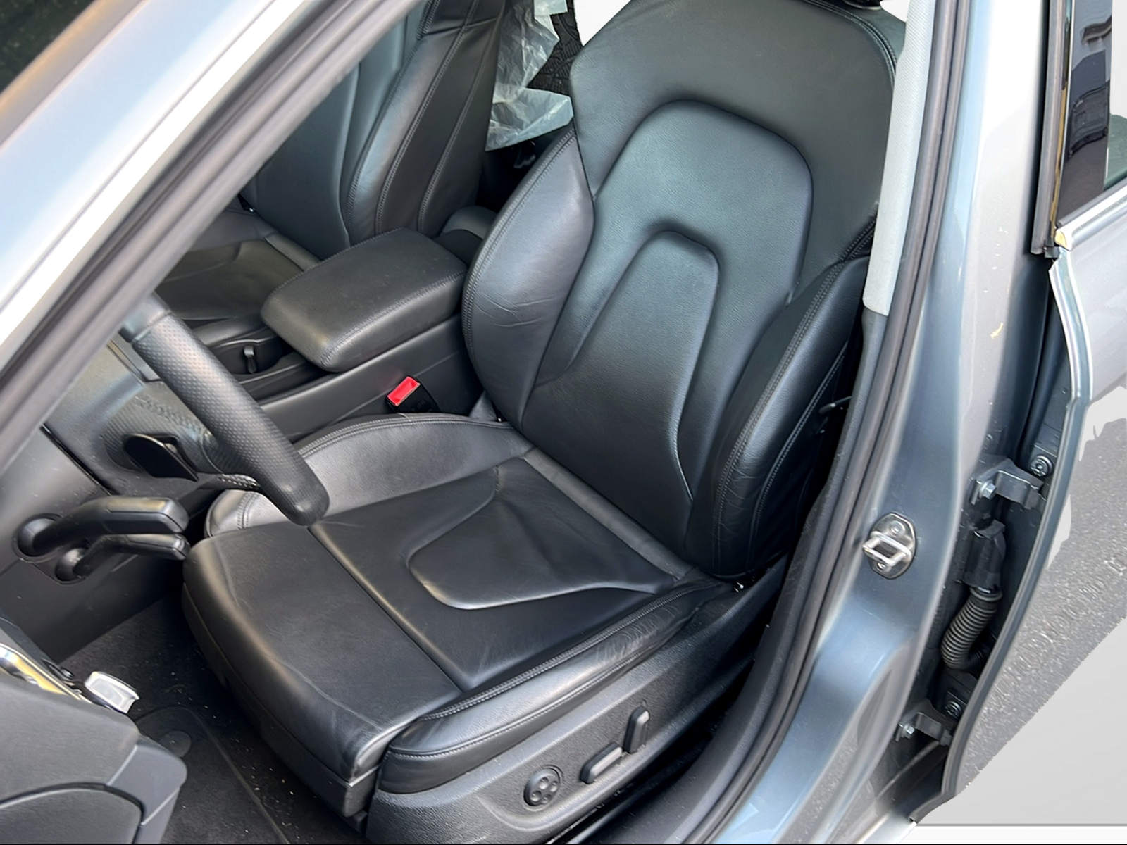 AUDI A4 Avant 2.0 TFSI quattro S-tronic-image-10