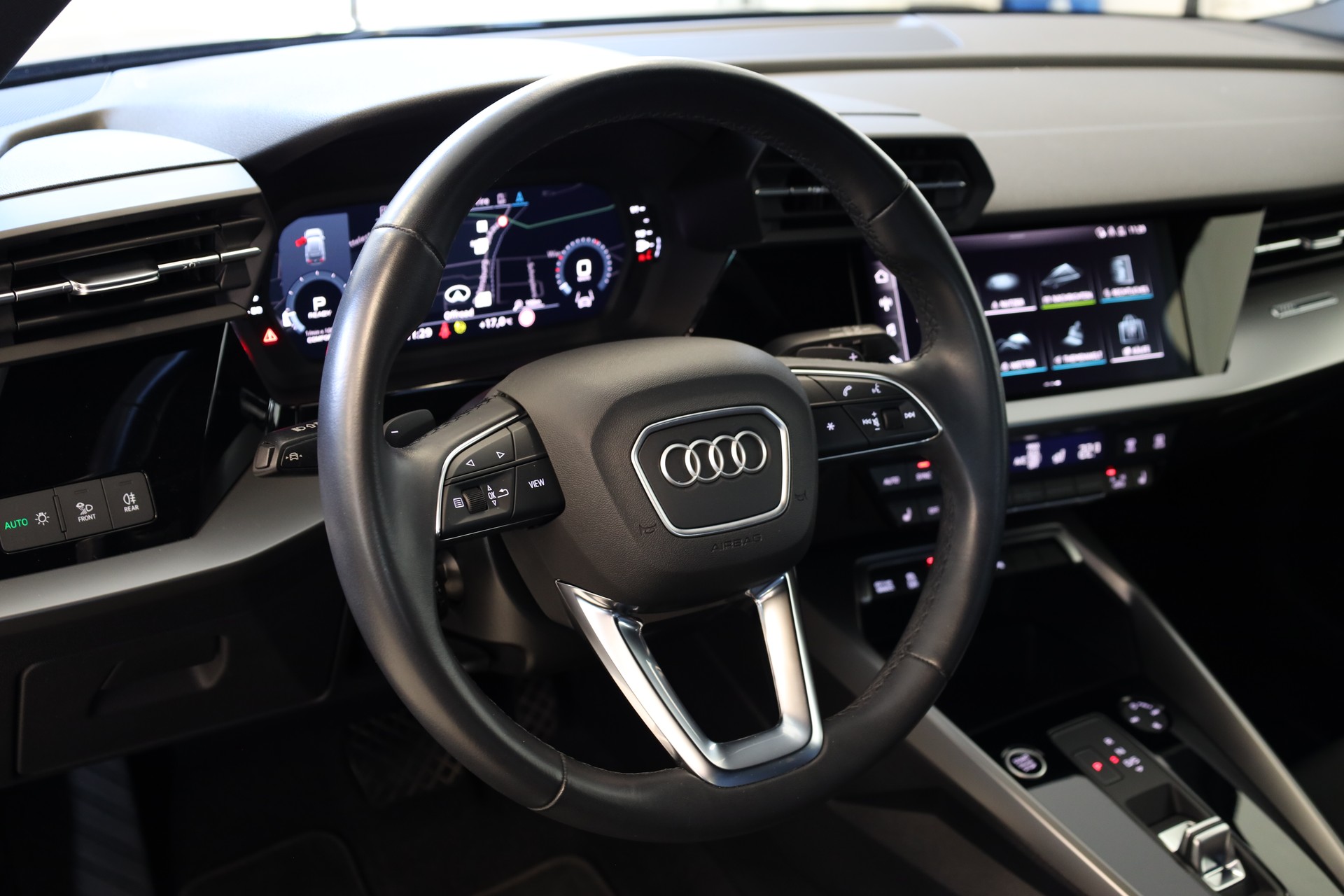 AUDI A3 Sportback 35 TFSI S-tronic-image-11