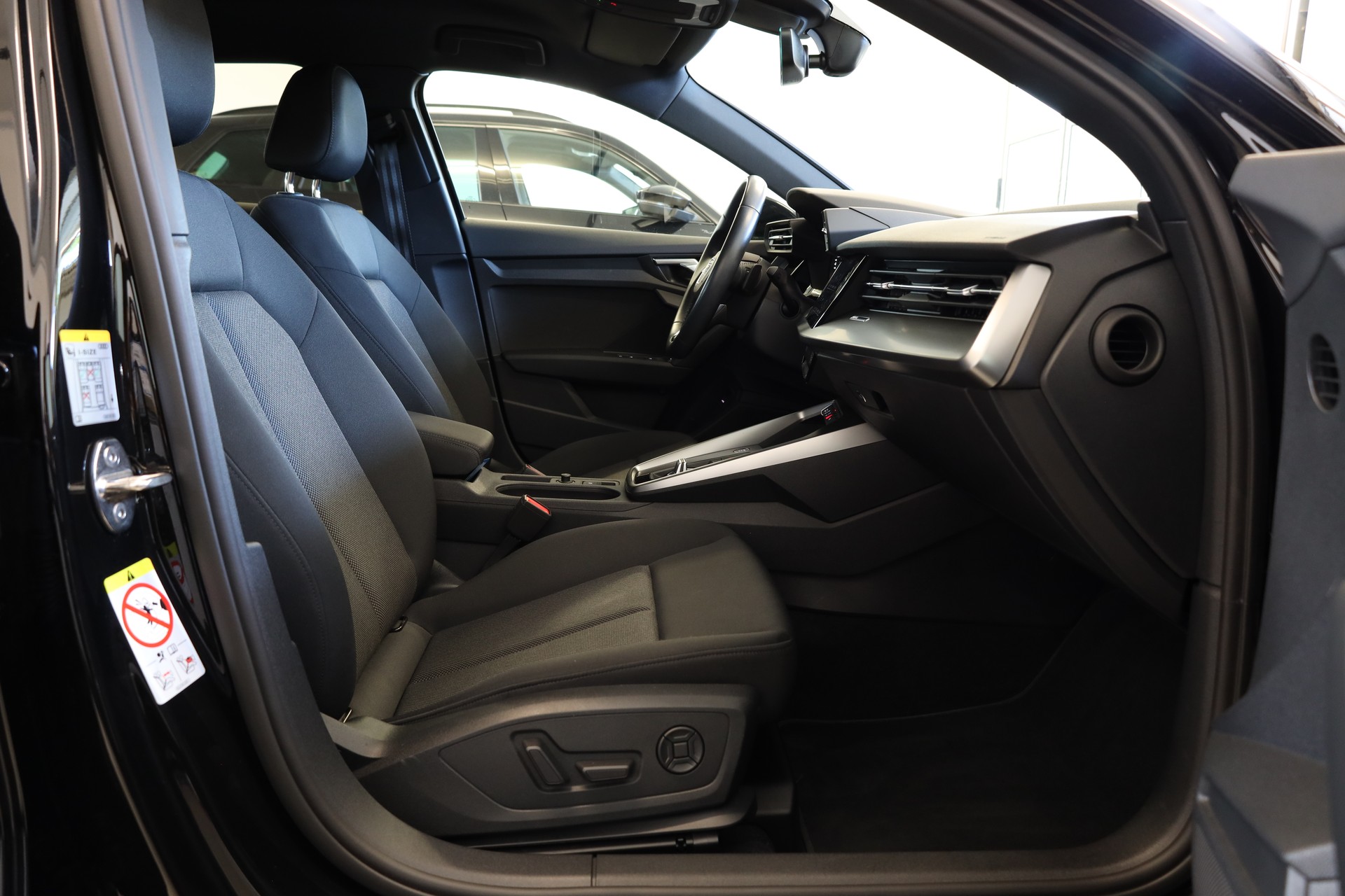 AUDI A3 Sportback 35 TFSI S-tronic-image-14