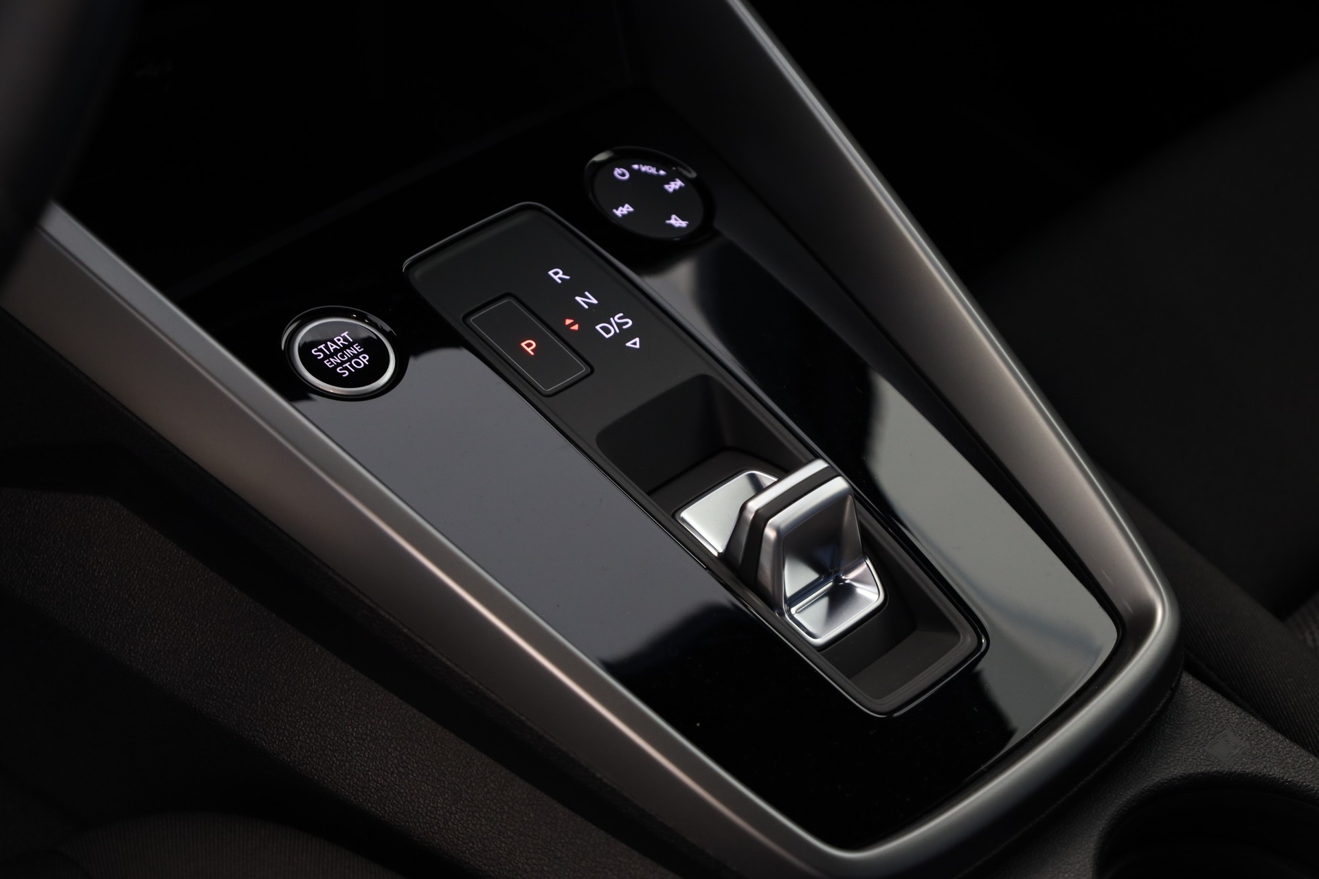 AUDI A3 Sportback 35 TFSI S-tronic-image-9