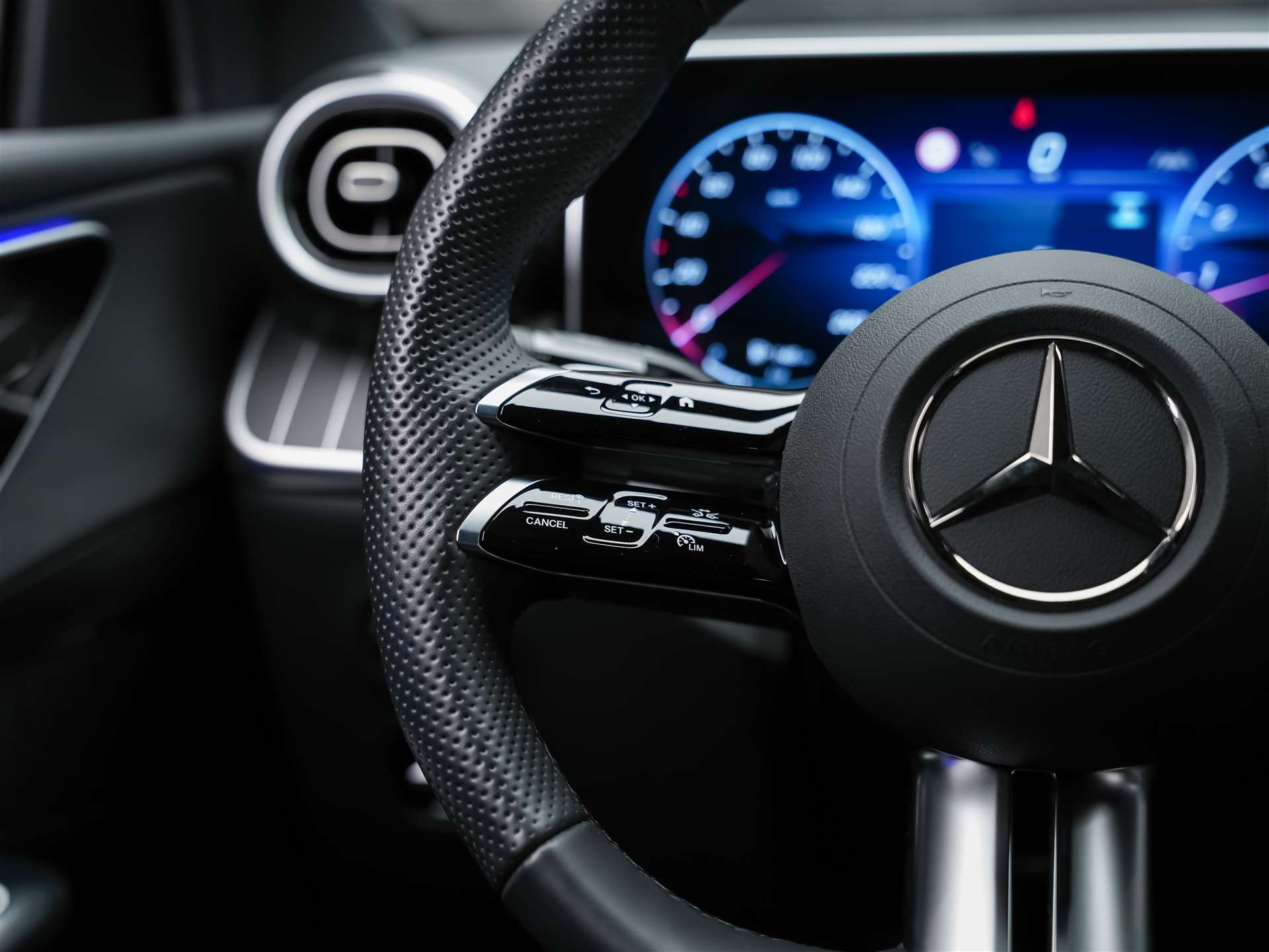MERCEDES-BENZ GLC Coupé 200 4Matic 9G-Tronic *21" Felgen*Werksgarantie*Lenkradheizung*Digital Light*-image-27