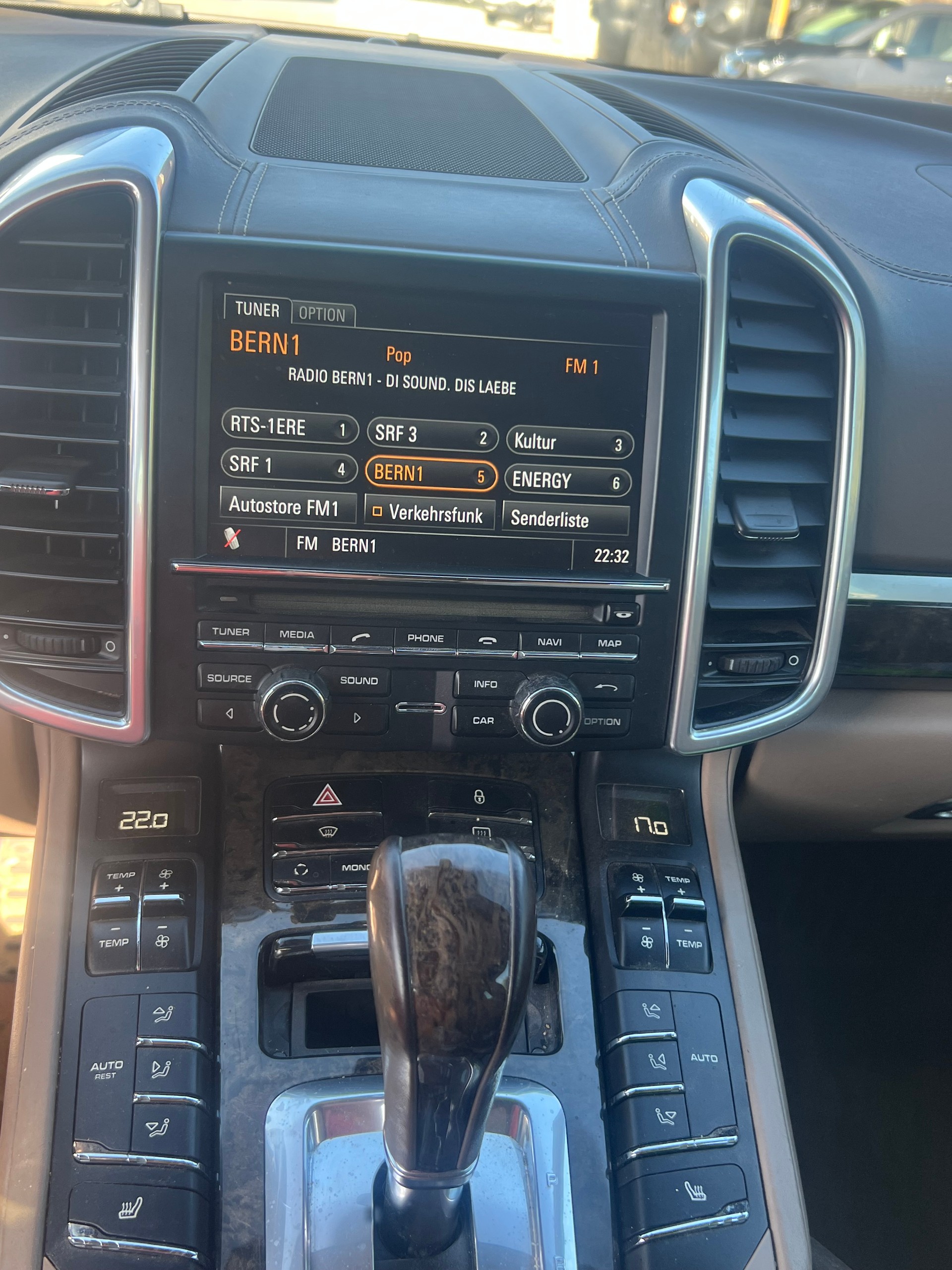 PORSCHE Cayenne Diesel-image-10
