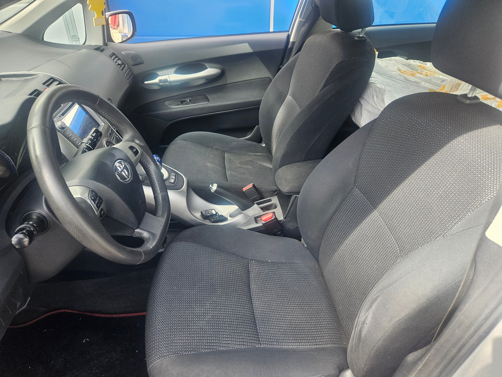 TOYOTA Auris 1.8 16V HSD Linea Luna-image-8