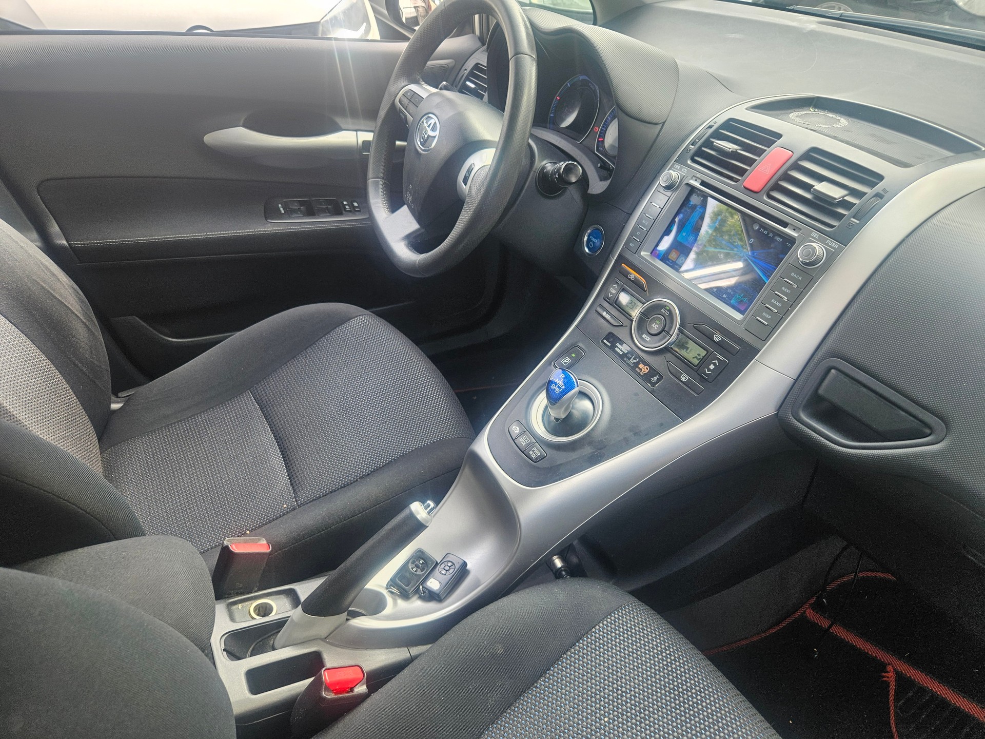 TOYOTA Auris 1.8 16V HSD Linea Luna-image-6