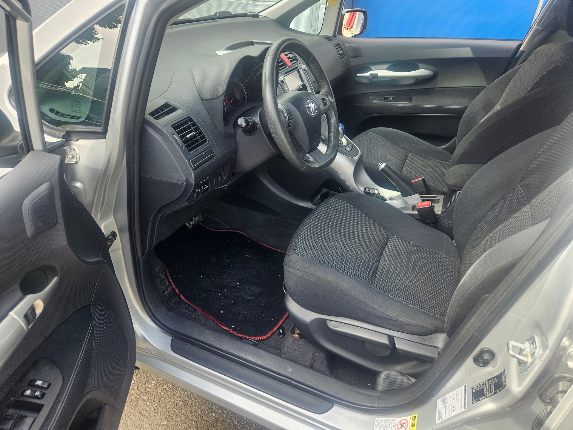 TOYOTA Auris 1.8 16V HSD Linea Luna-image-7