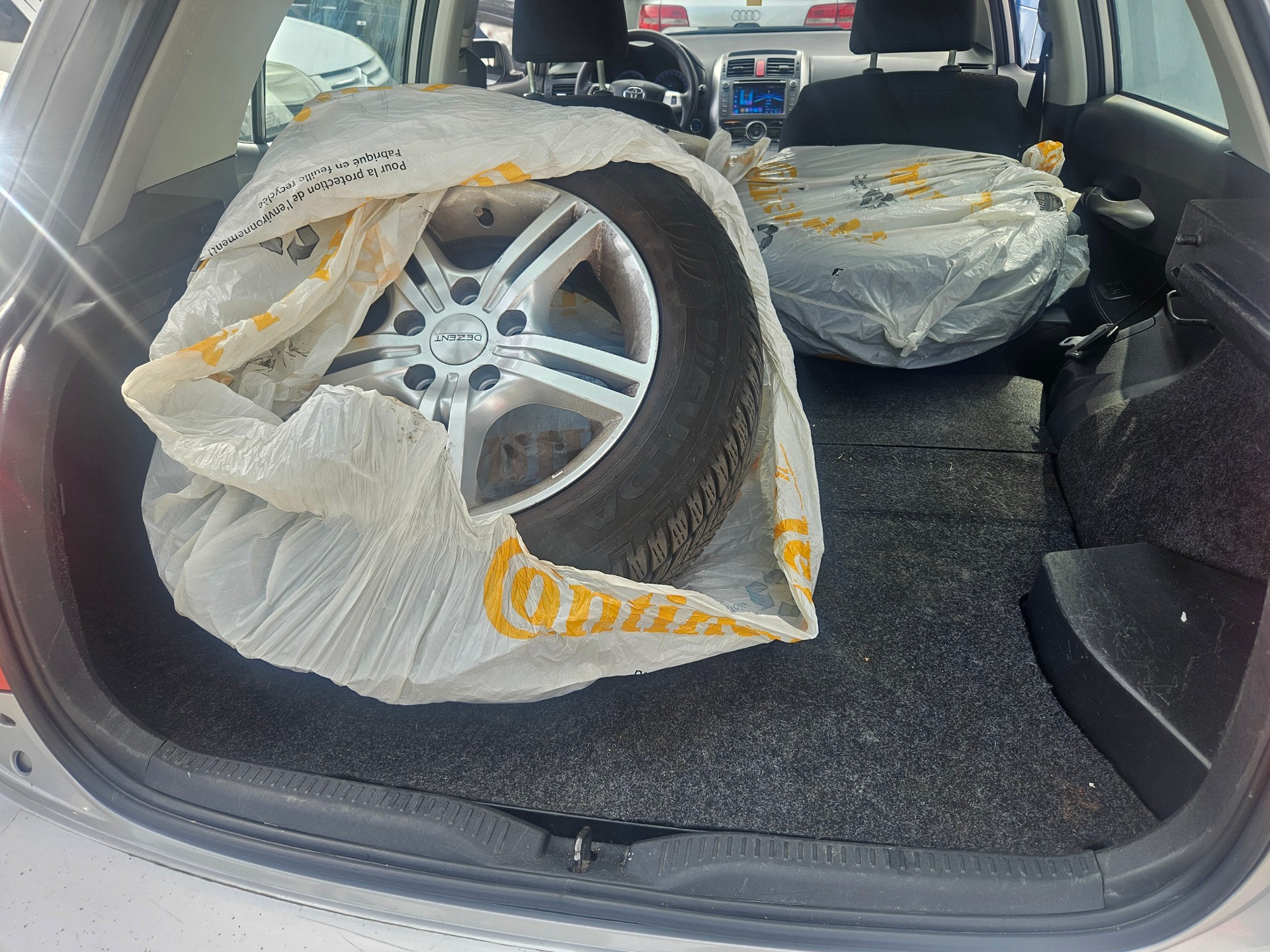 TOYOTA Auris 1.8 16V HSD Linea Luna-image-11