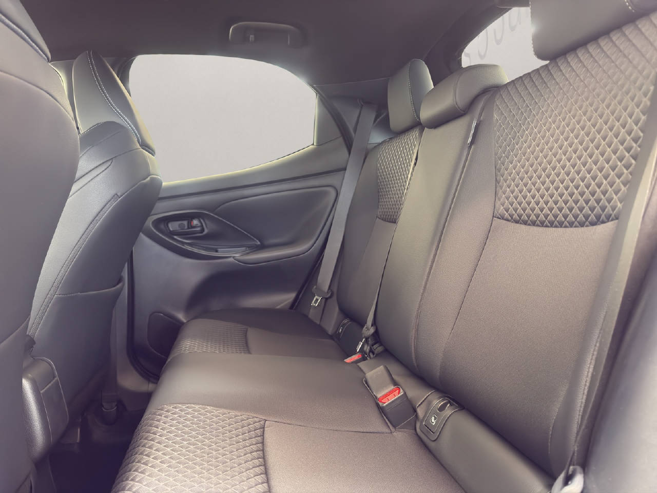 MAZDA 2 1.5 Hybrid 115 PS Homura-image-6