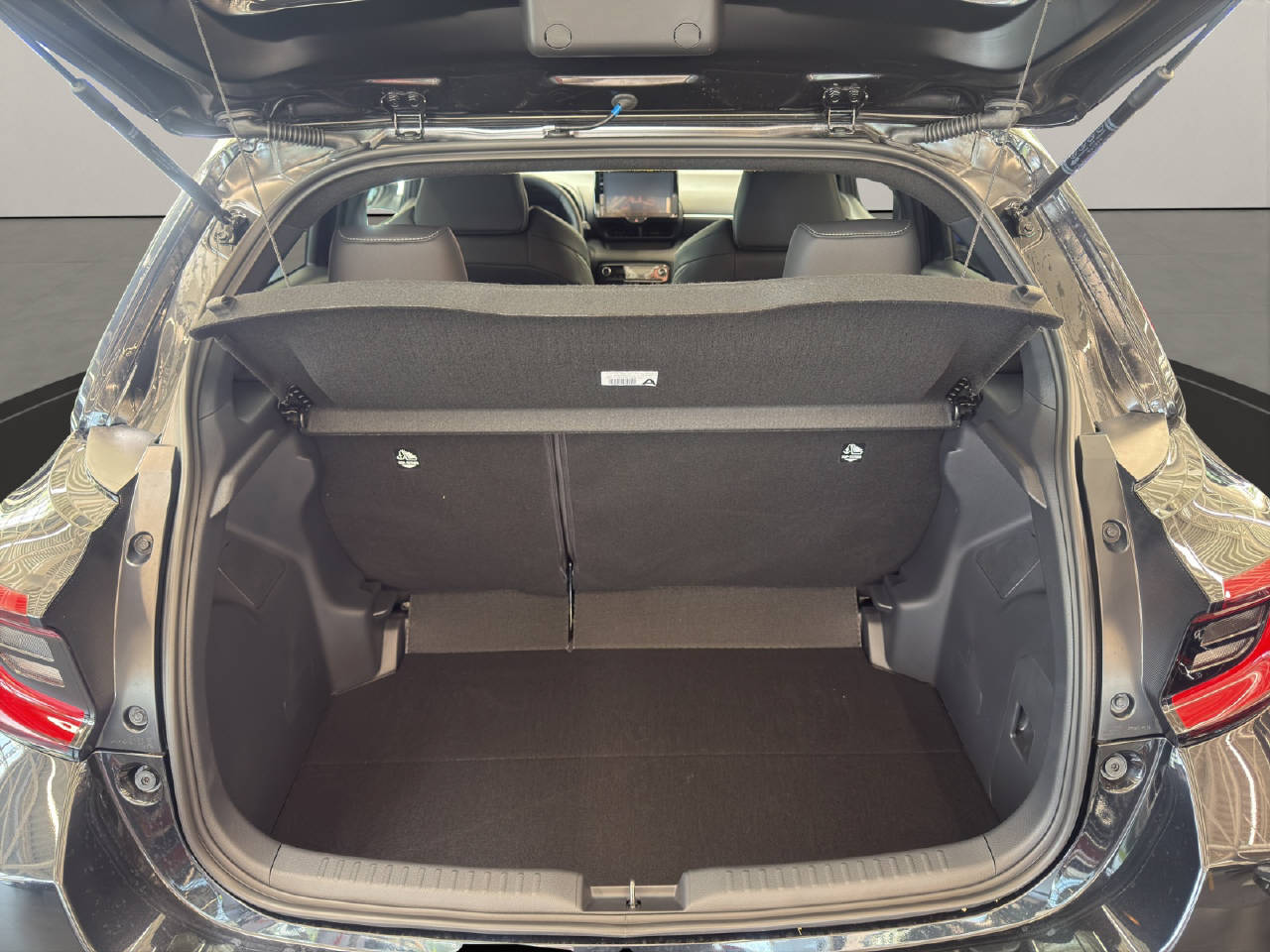 MAZDA 2 1.5 Hybrid 115 PS Homura-image-15