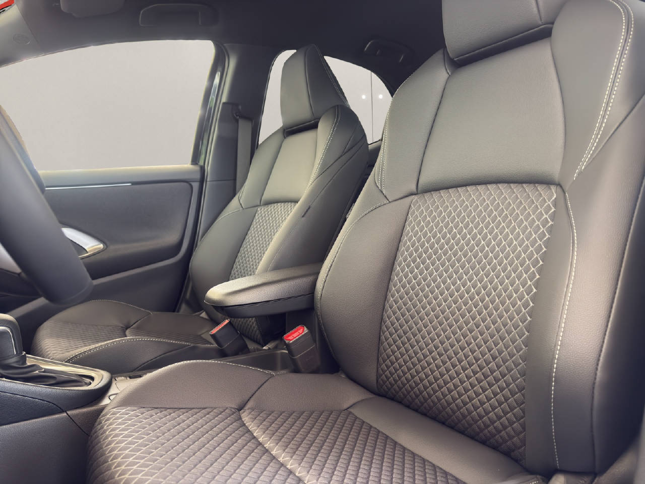 MAZDA 2 1.5 Hybrid 115 PS Homura-image-5