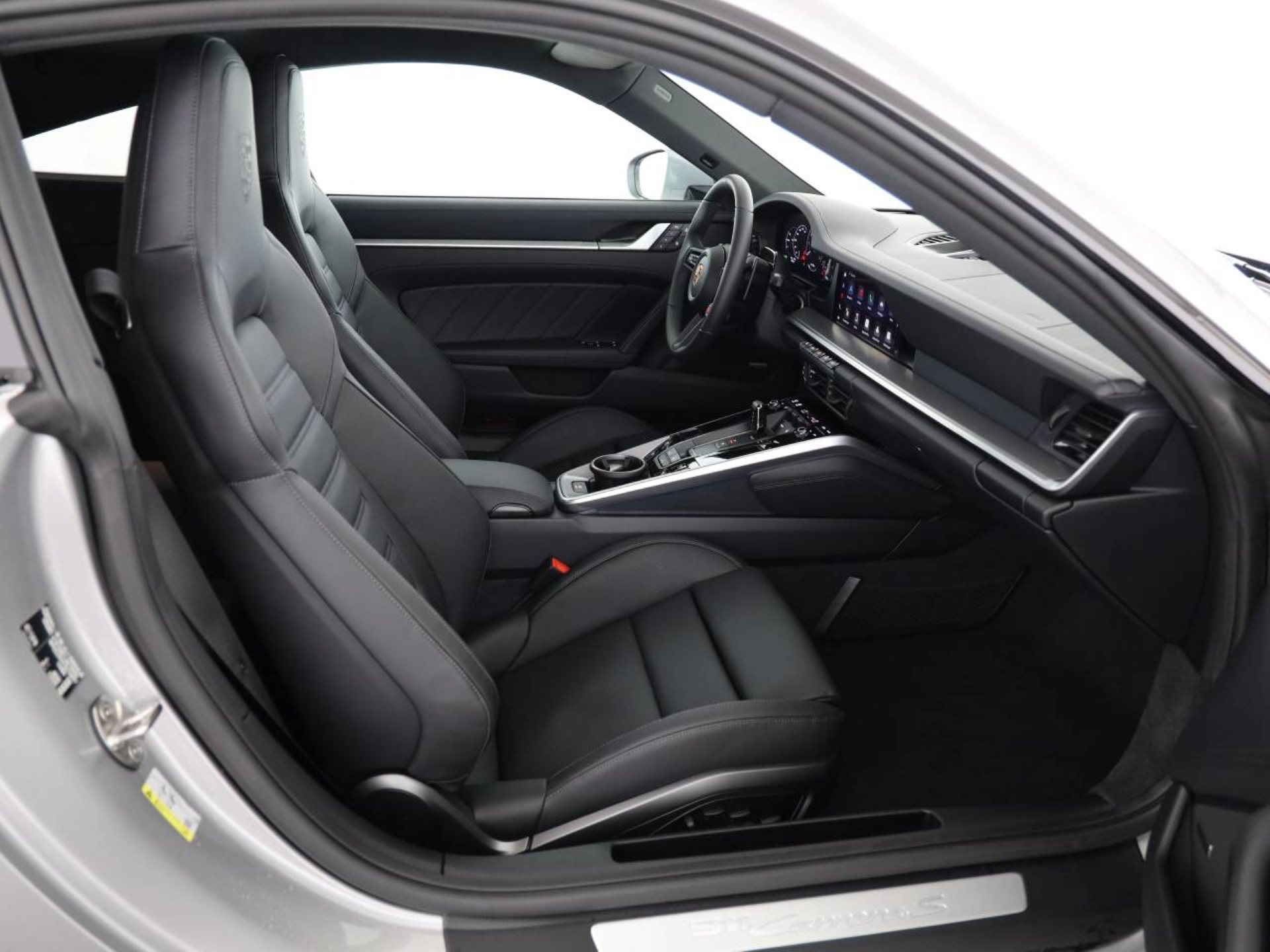 PORSCHE 911 Carrera S-image-19