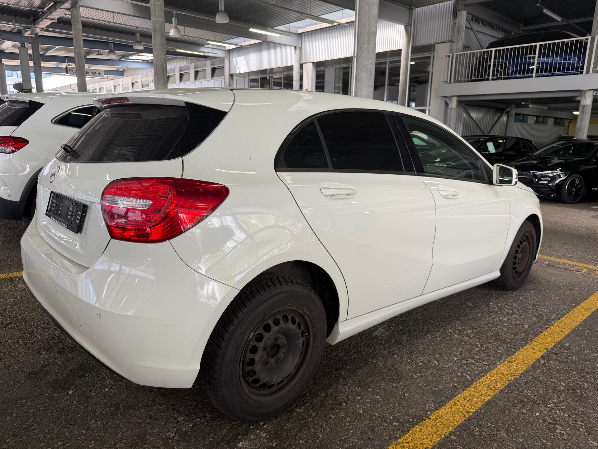 MERCEDES-BENZ A 180 7G-DCT-image-4