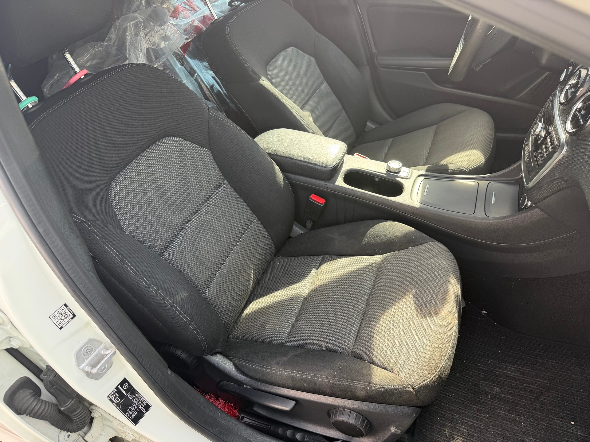 MERCEDES-BENZ A 180 7G-DCT-image-10