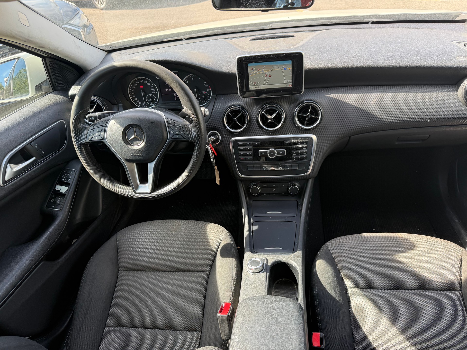 MERCEDES-BENZ A 180 7G-DCT-image-7