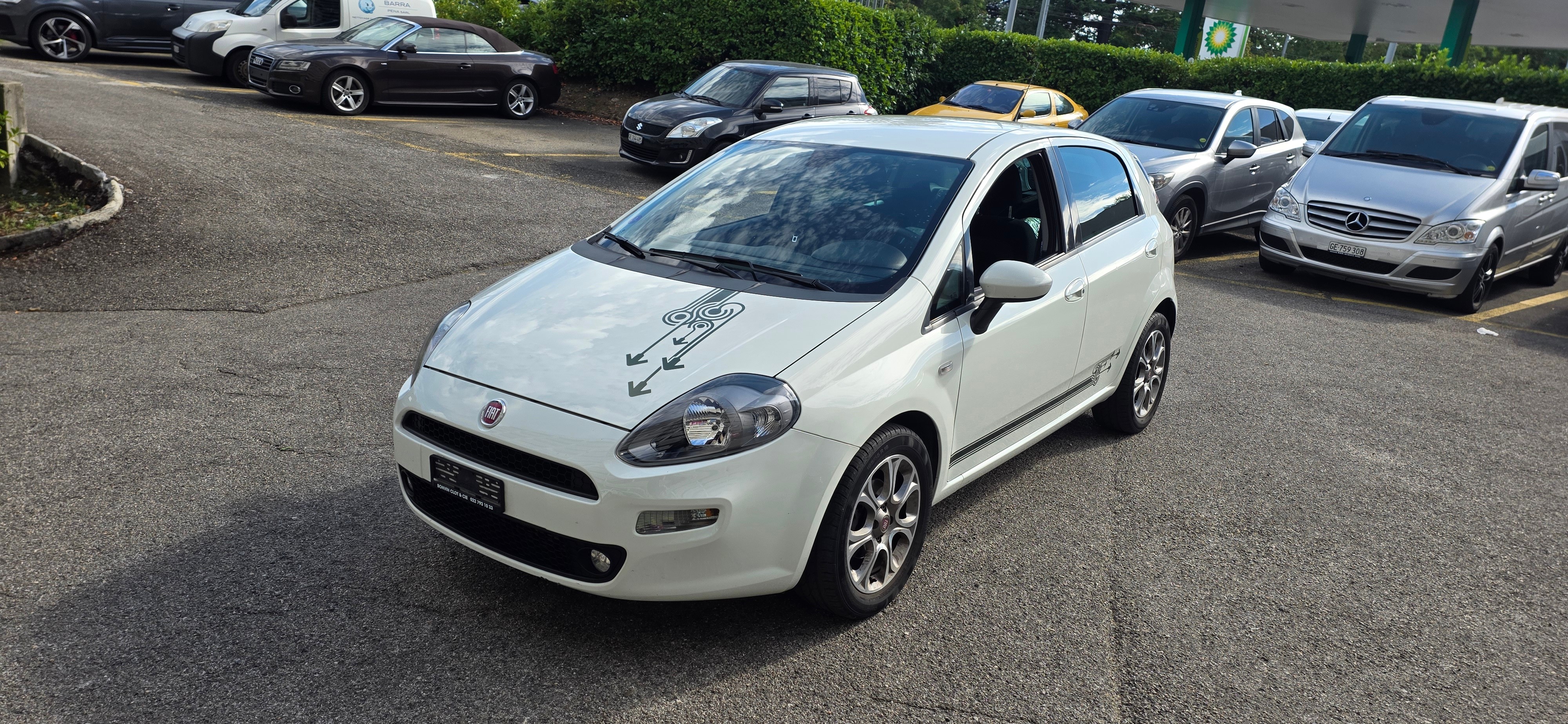 Car photo