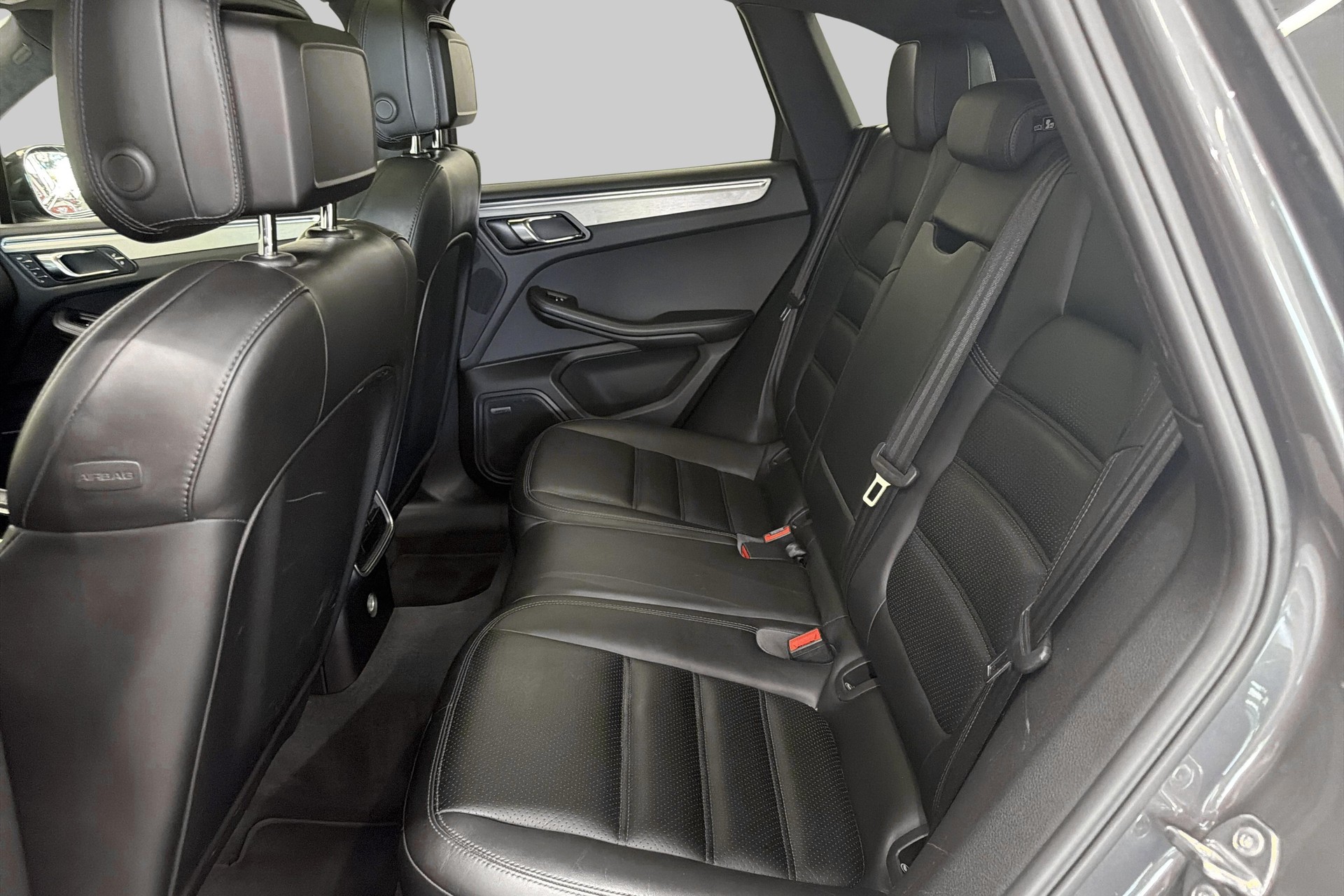PORSCHE Macan Turbo PDK-image-15