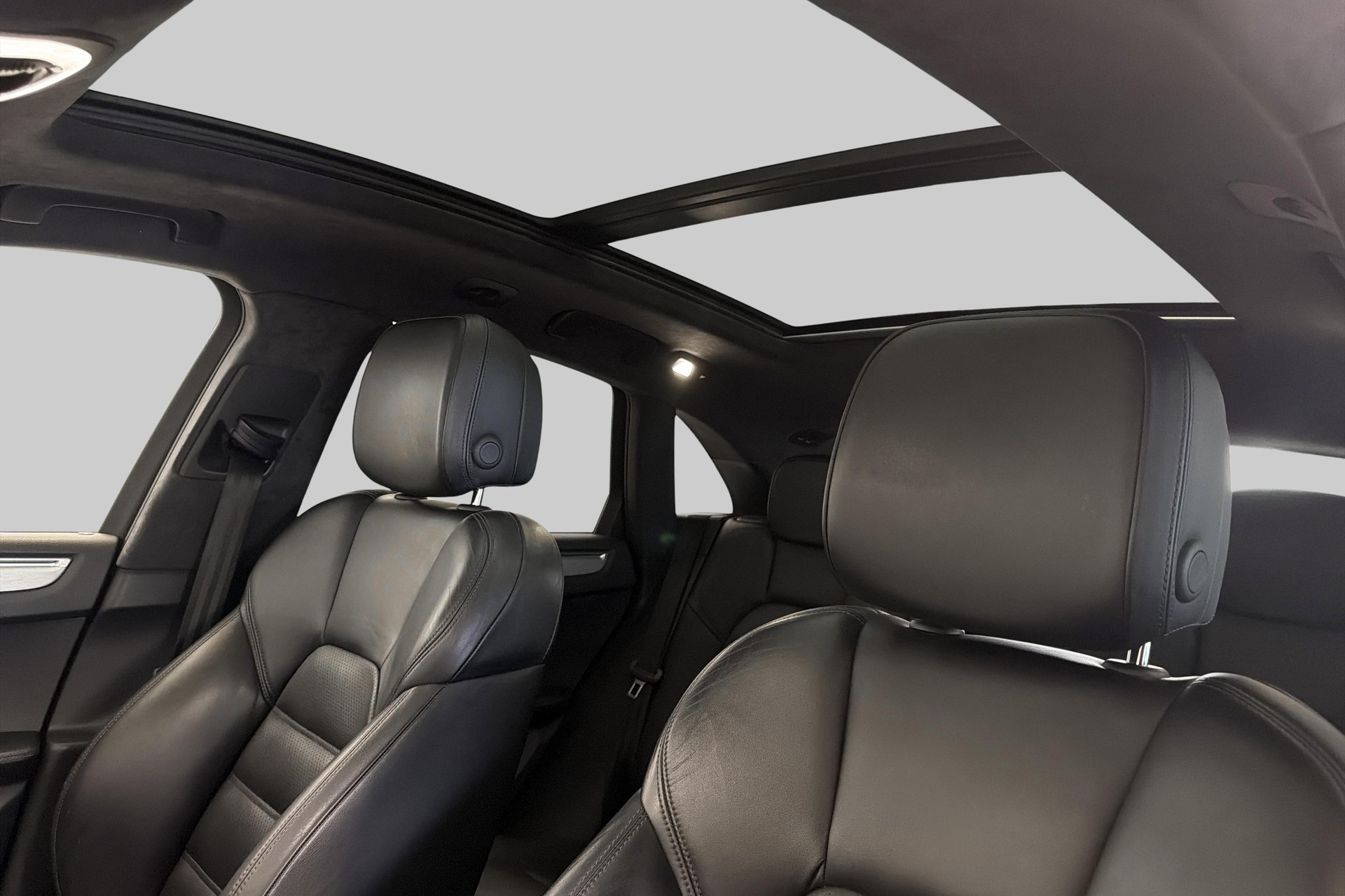 PORSCHE Macan Turbo PDK-image-21