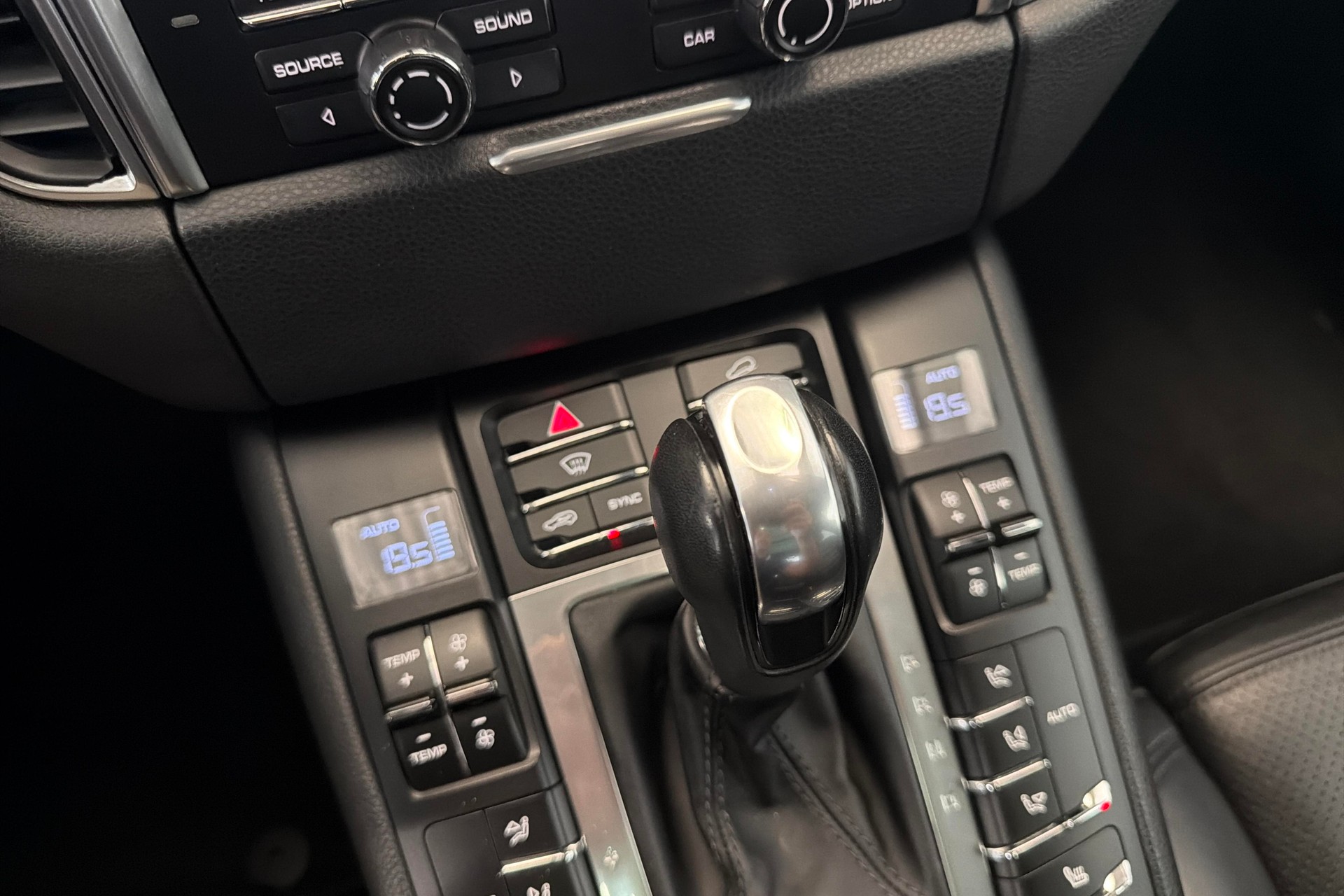 PORSCHE Macan Turbo PDK-image-13