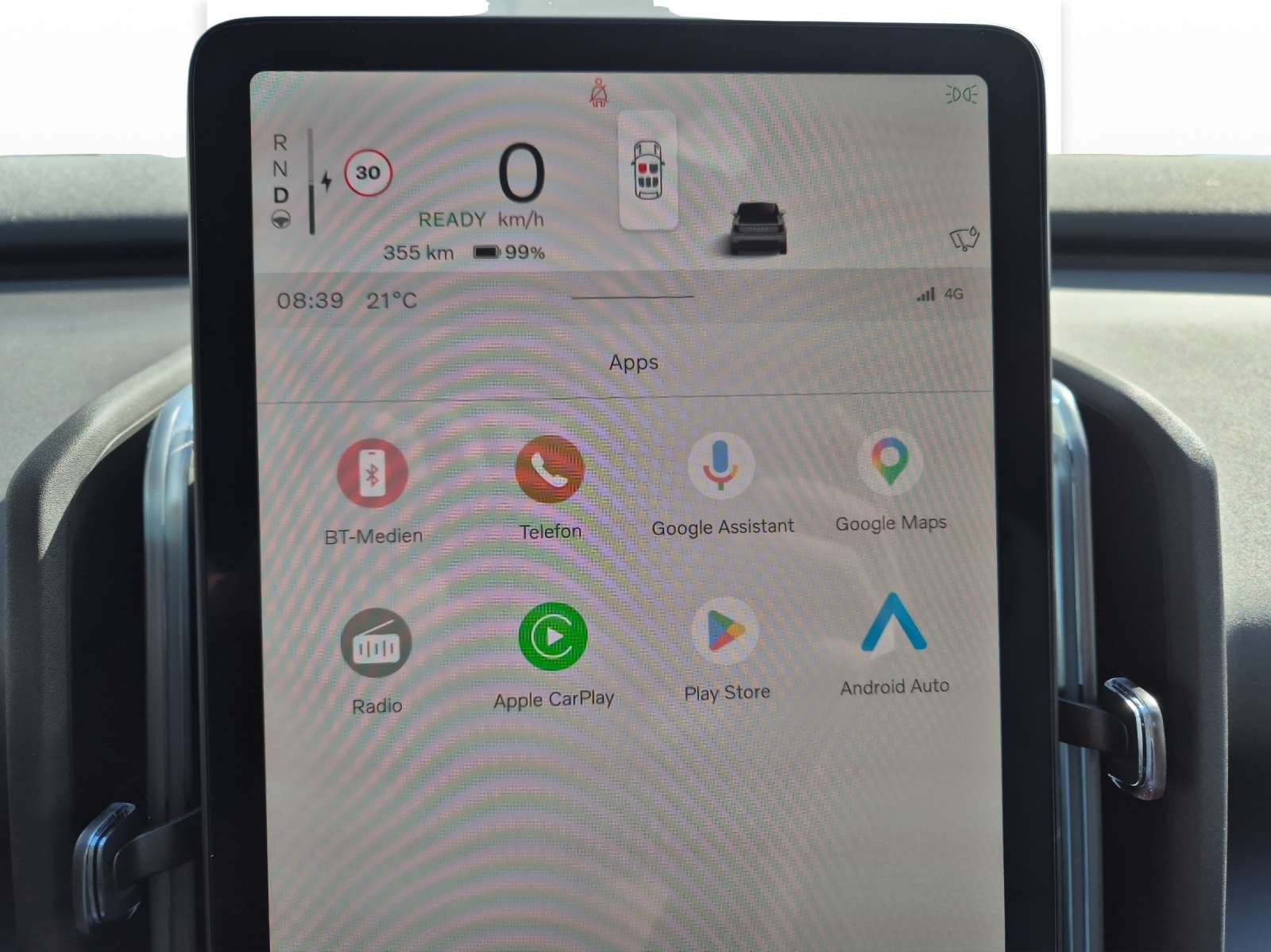 VOLVO EX30 P5 Longe Range Plus-image-12
