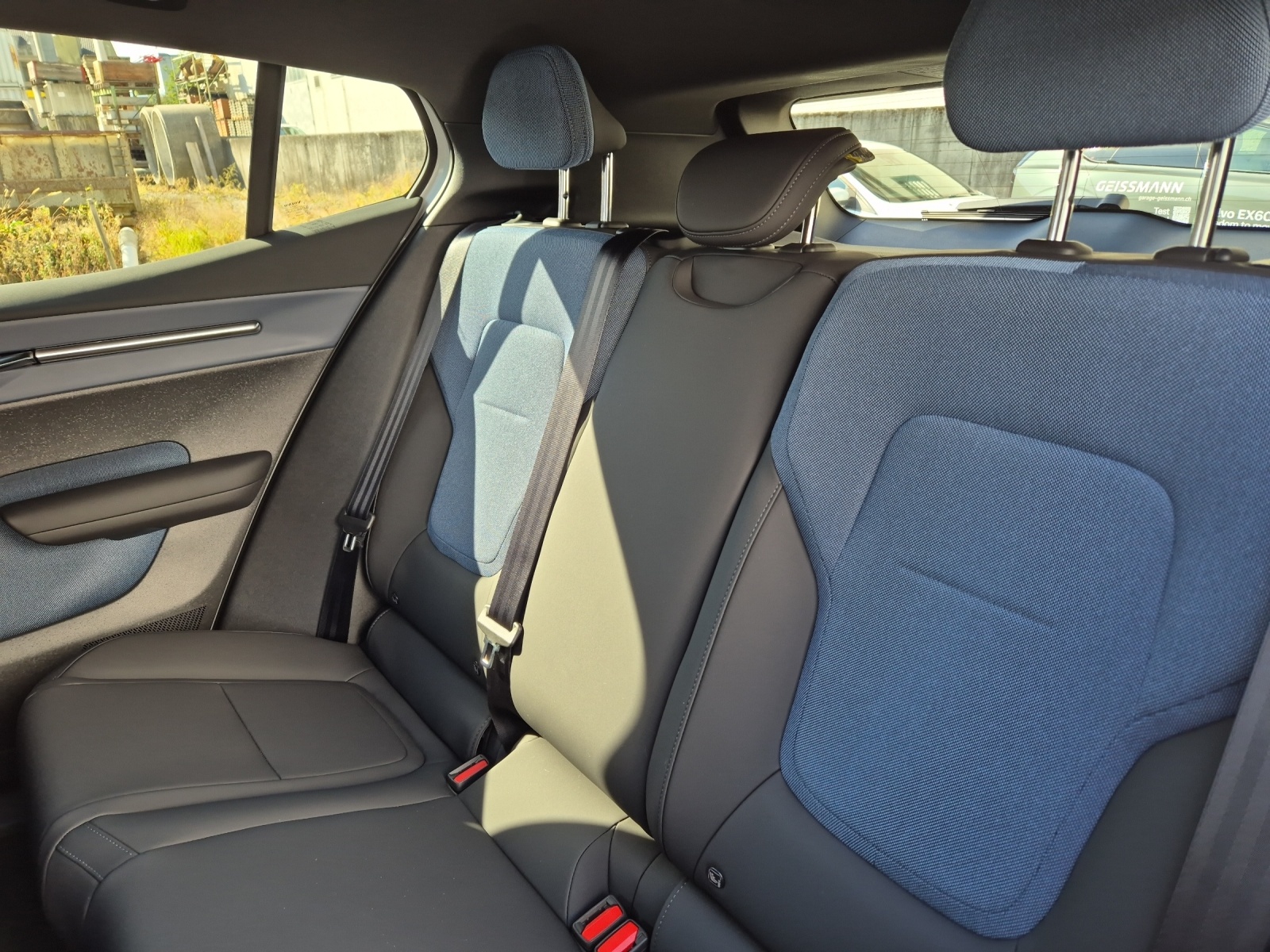 VOLVO EX30 P5 Longe Range Plus-image-15