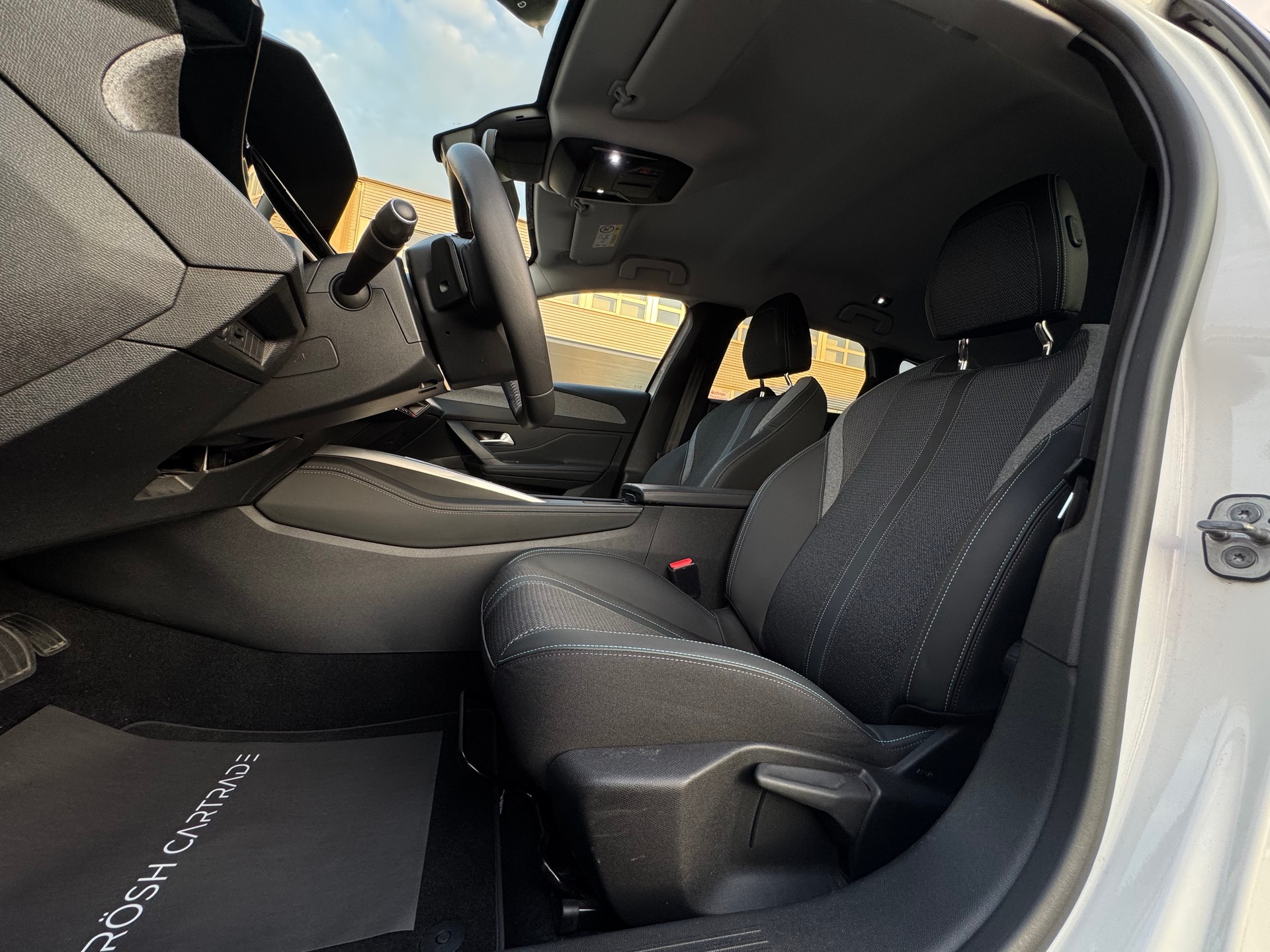 PEUGEOT 308 SW 1.5 BlueHDI Allure Pack EAT8-image-12
