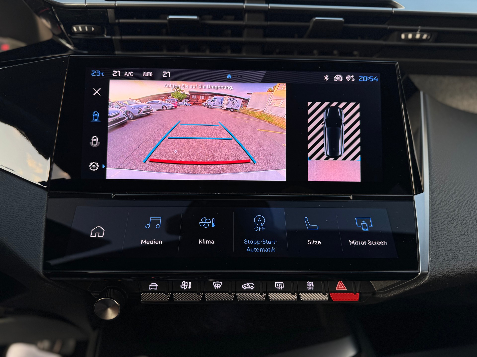 PEUGEOT 308 SW 1.5 BlueHDI Allure Pack EAT8-image-13