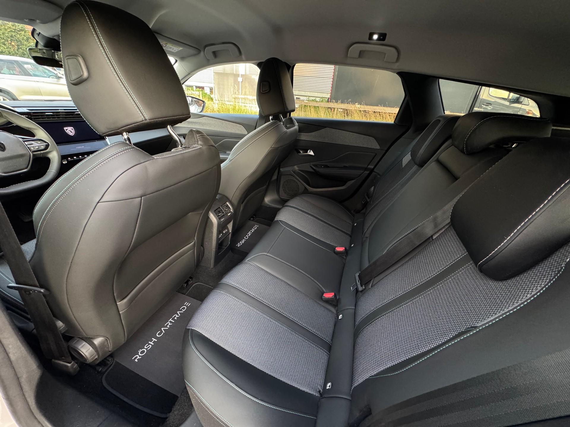 PEUGEOT 308 SW 1.5 BlueHDI Allure Pack EAT8-image-9