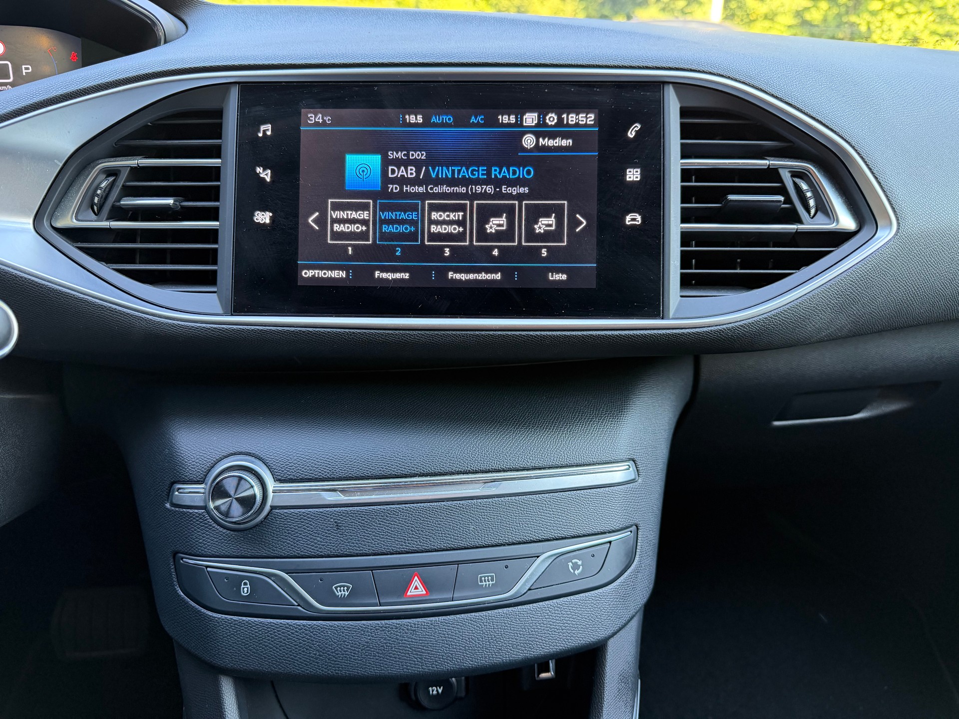PEUGEOT 308 SW 1.5 BlueHDI Active Pack EAT8-image-8