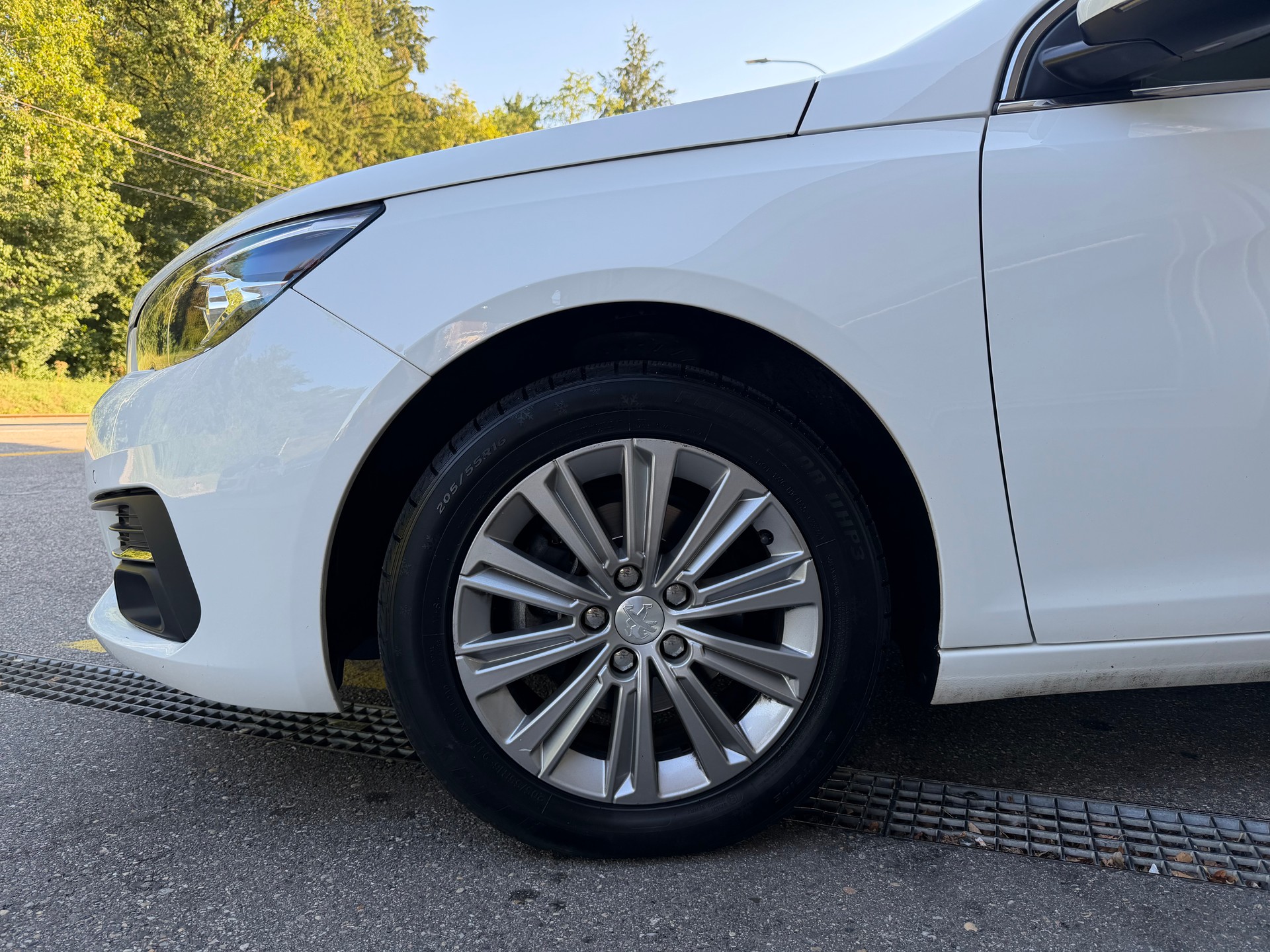 PEUGEOT 308 SW 1.5 BlueHDI Active Pack EAT8-image-2
