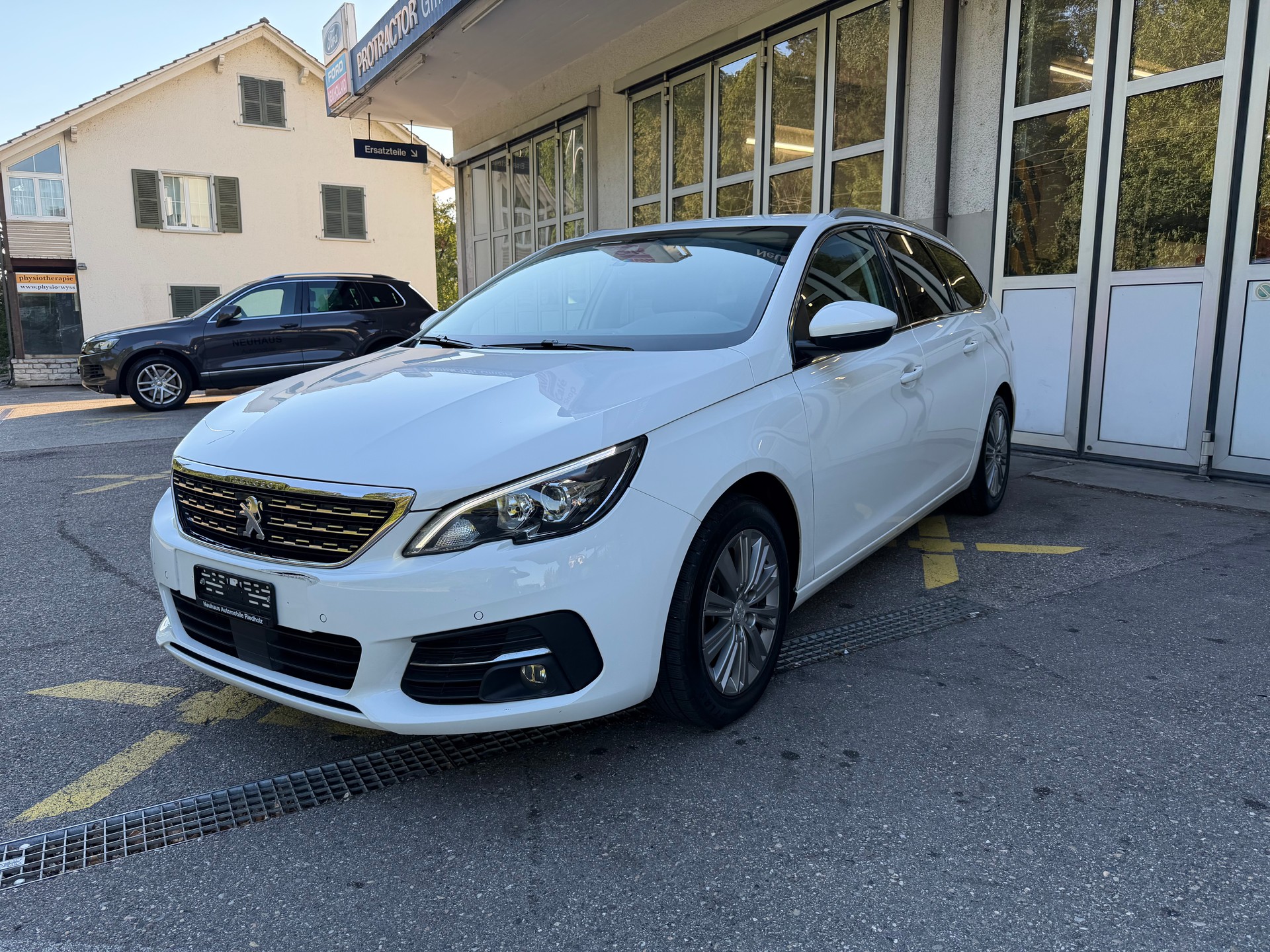 PEUGEOT 308 SW 1.5 BlueHDI Active Pack EAT8-image-1