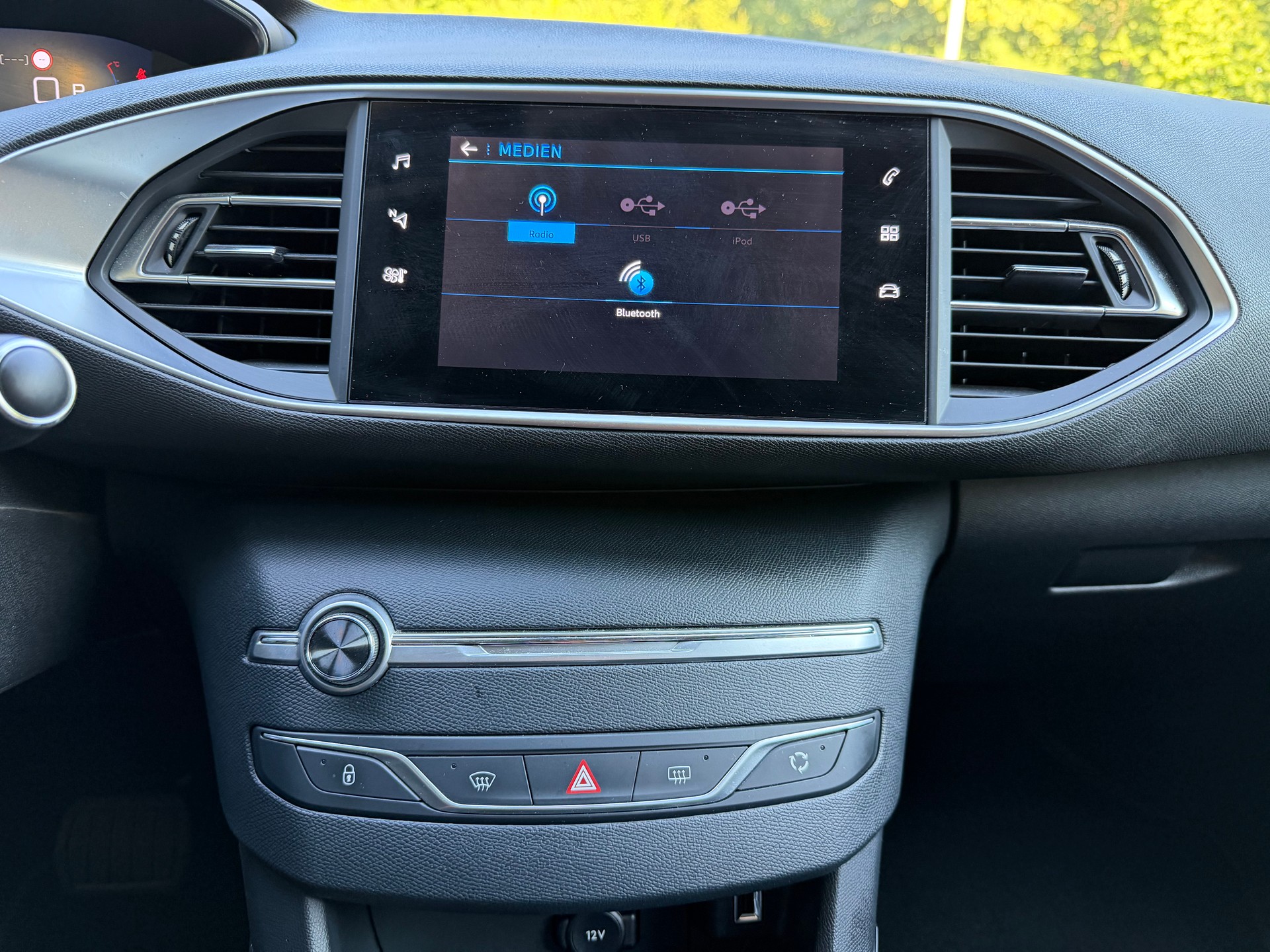 PEUGEOT 308 SW 1.5 BlueHDI Active Pack EAT8-image-9