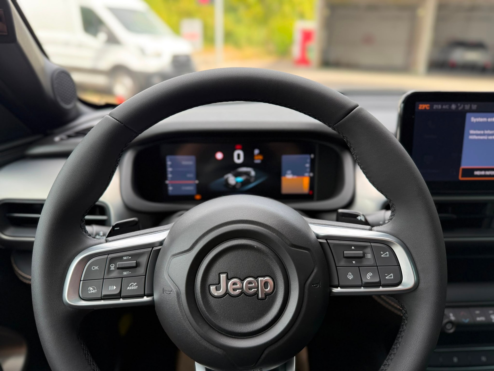JEEP Avenger 1.2 MHEV 85th Anniversary 4xe PACK SKY-image-6