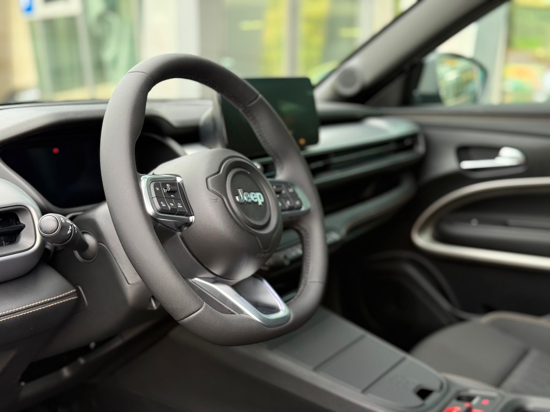 JEEP Avenger 1.2 MHEV 85th Anniversary 4xe PACK SKY-image-5