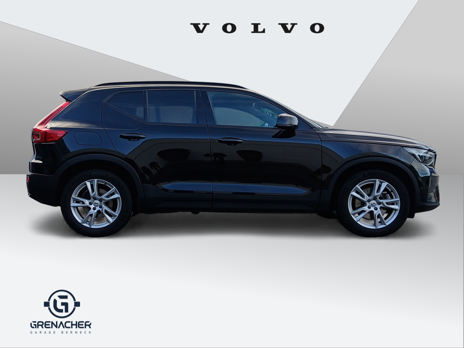 VOLVO XC40 2.0 B4 MH Plus Dark AWD-image-1
