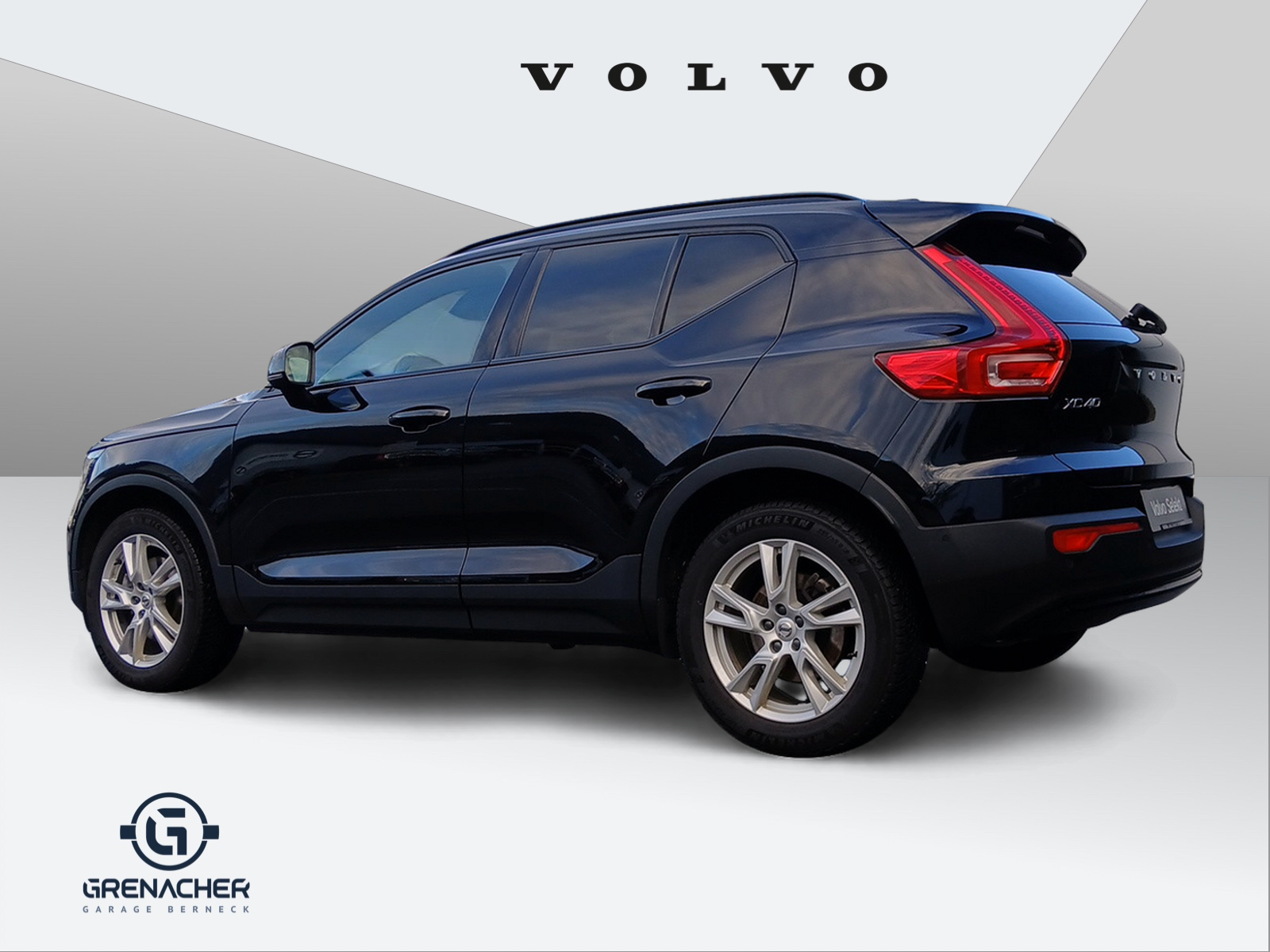 VOLVO XC40 2.0 B4 MH Plus Dark AWD-image-5