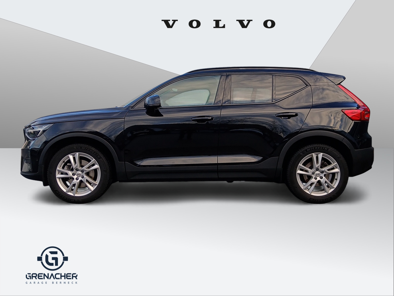 VOLVO XC40 2.0 B4 MH Plus Dark AWD-image-2